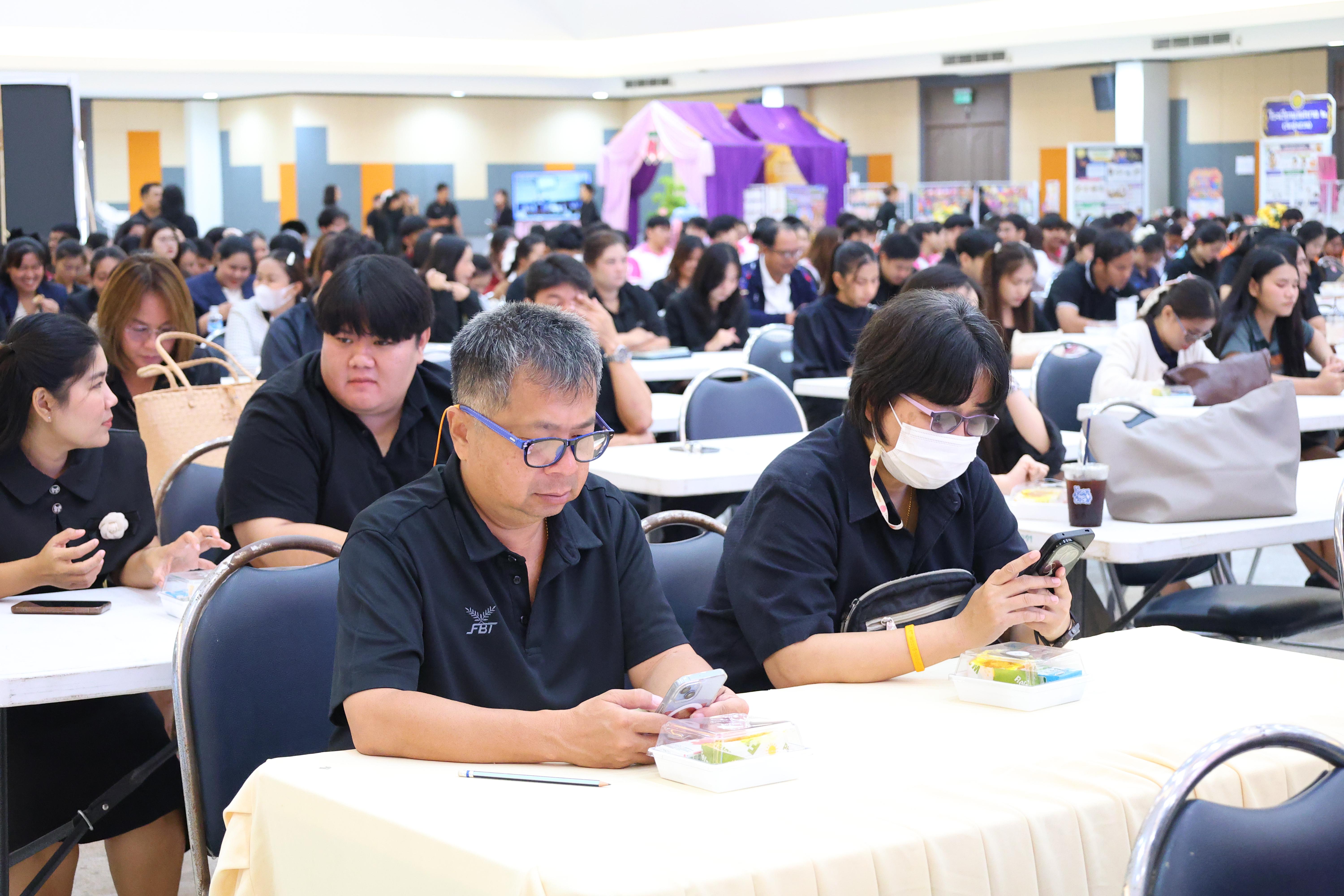 25. สัมมานาวิชาการโรงเรียนต้นแบบเชิงพื้นที่หลักสูตรเสริมสร้างคุณลักษณะ 4 ประการโดยใช้การจัดการเรียนการสอนสมรรถนะ PTRU MODEL เป็นฐานสำหรับครูเพื่อขับเคลื่อนนักเรียนให้มีความฉลาดรู้(PISA)