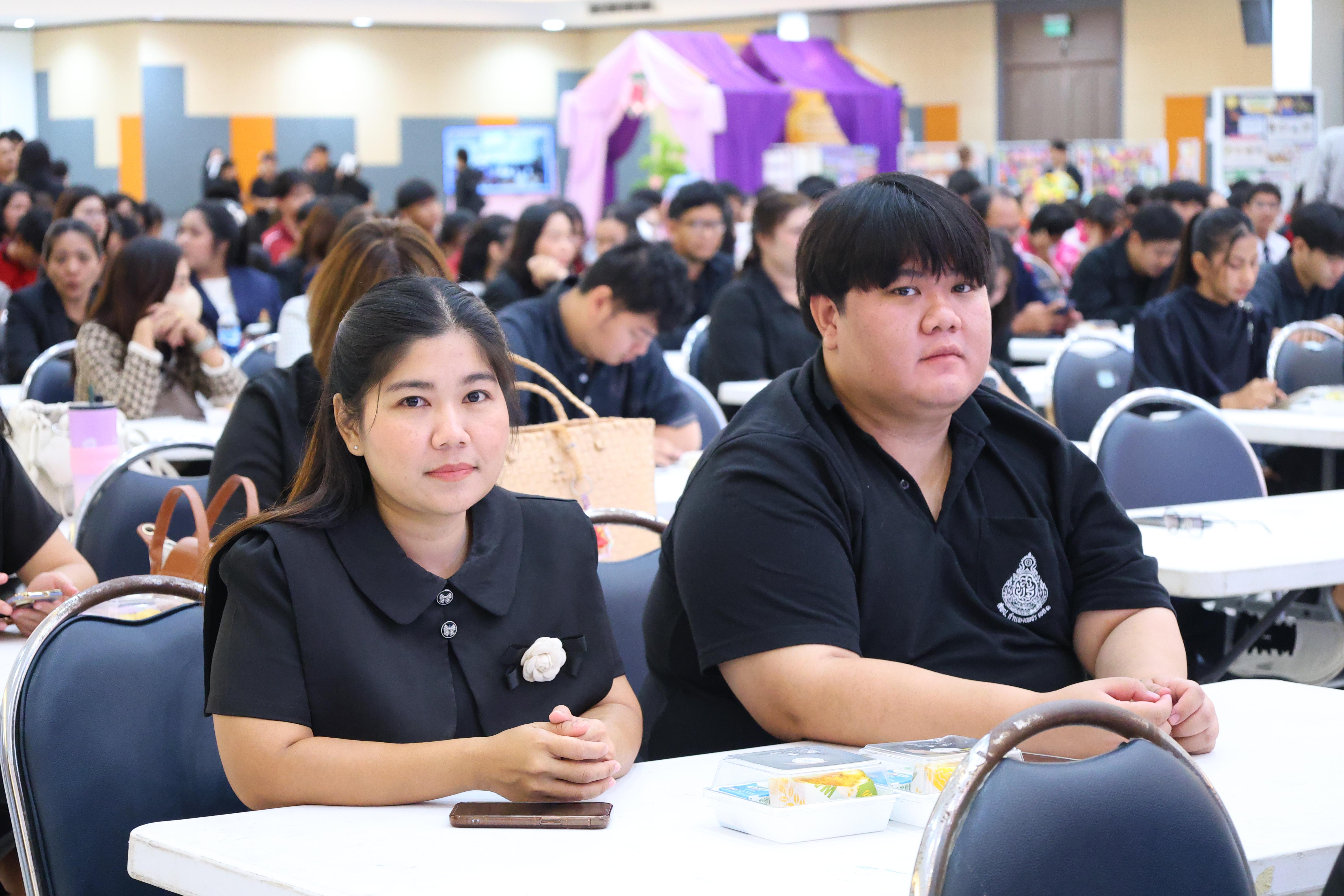 27. สัมมานาวิชาการโรงเรียนต้นแบบเชิงพื้นที่หลักสูตรเสริมสร้างคุณลักษณะ 4 ประการโดยใช้การจัดการเรียนการสอนสมรรถนะ PTRU MODEL เป็นฐานสำหรับครูเพื่อขับเคลื่อนนักเรียนให้มีความฉลาดรู้(PISA)