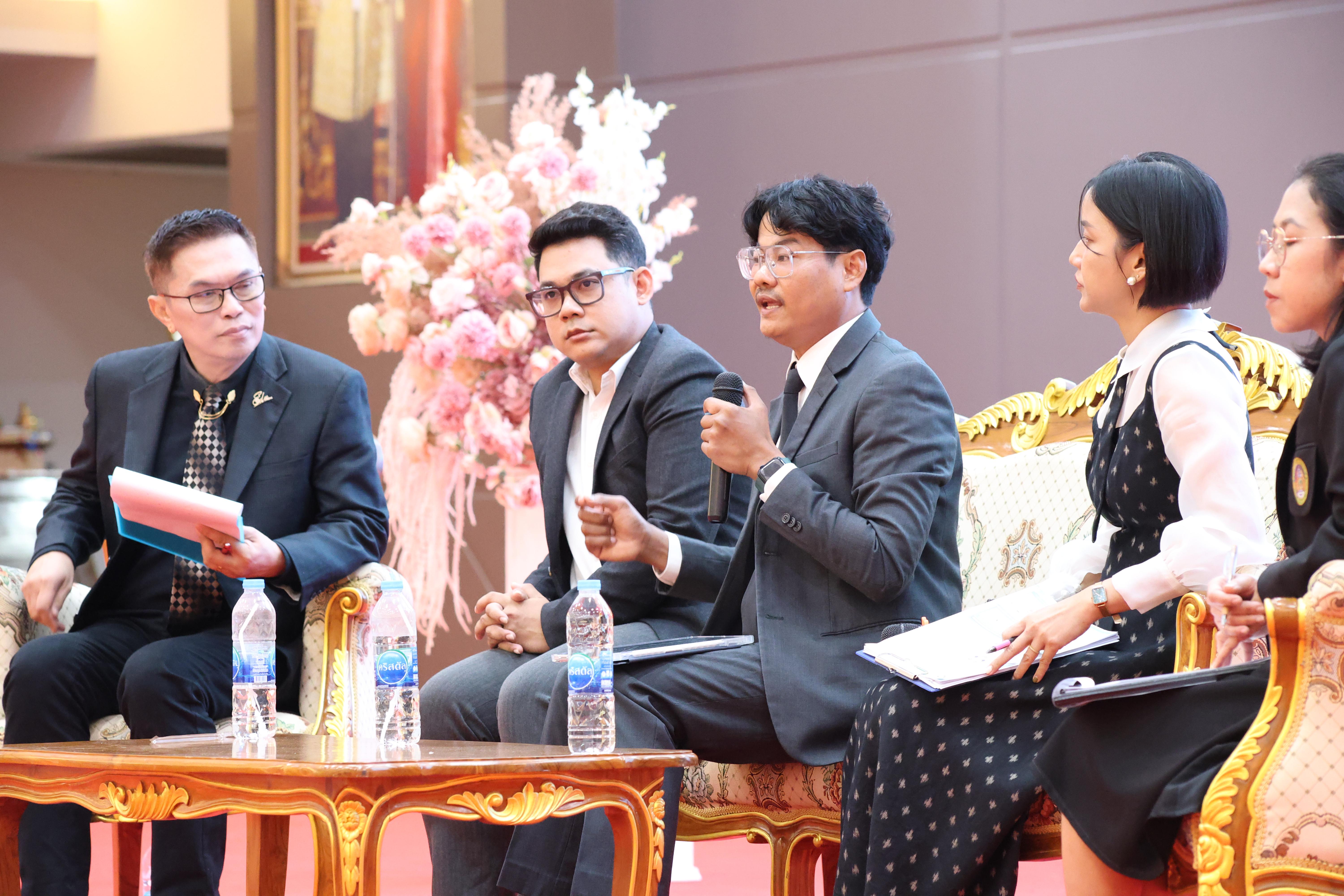 195. สัมมานาวิชาการโรงเรียนต้นแบบเชิงพื้นที่หลักสูตรเสริมสร้างคุณลักษณะ 4 ประการโดยใช้การจัดการเรียนการสอนสมรรถนะ PTRU MODEL เป็นฐานสำหรับครูเพื่อขับเคลื่อนนักเรียนให้มีความฉลาดรู้(PISA)