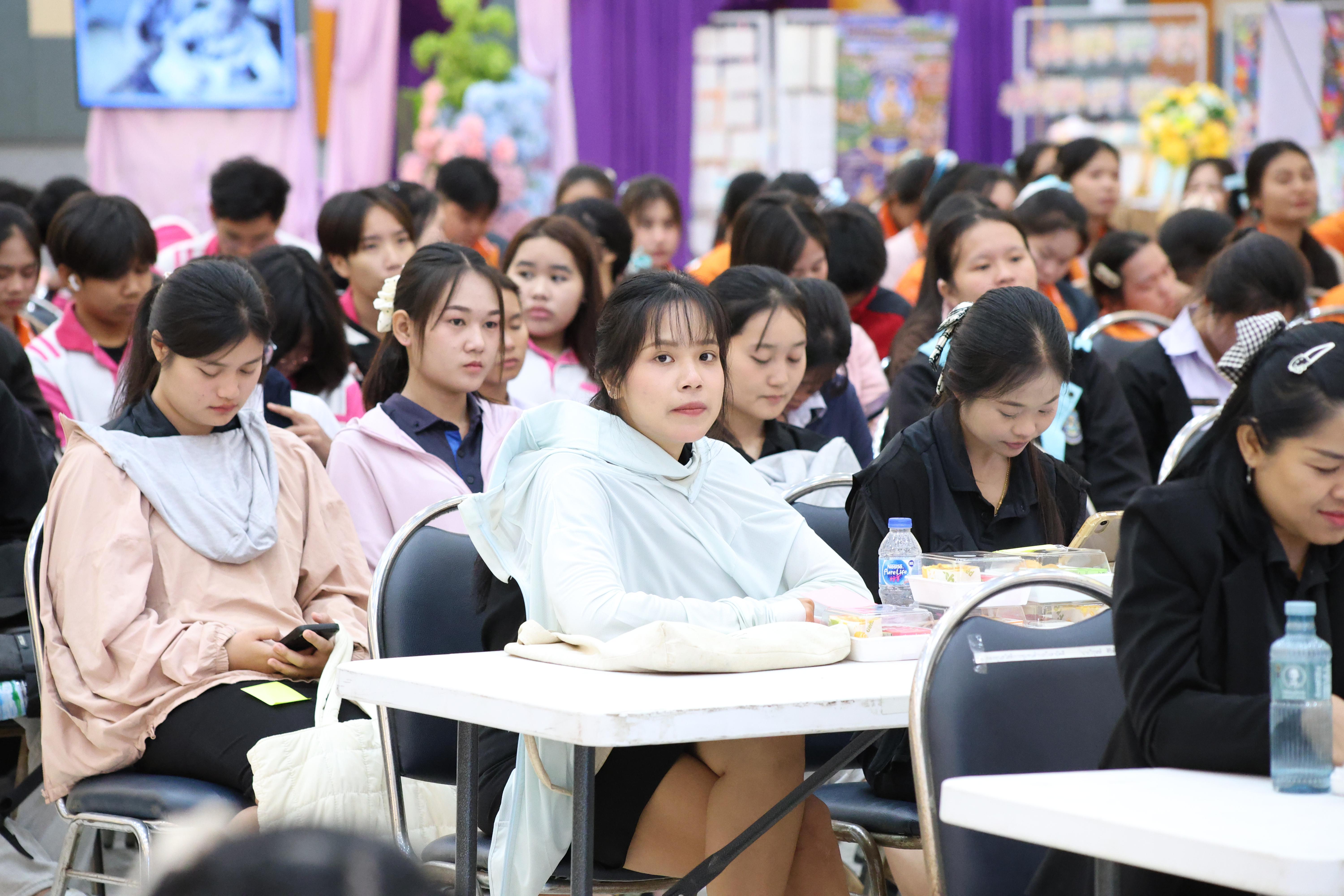 239. สัมมานาวิชาการโรงเรียนต้นแบบเชิงพื้นที่หลักสูตรเสริมสร้างคุณลักษณะ 4 ประการโดยใช้การจัดการเรียนการสอนสมรรถนะ PTRU MODEL เป็นฐานสำหรับครูเพื่อขับเคลื่อนนักเรียนให้มีความฉลาดรู้(PISA)