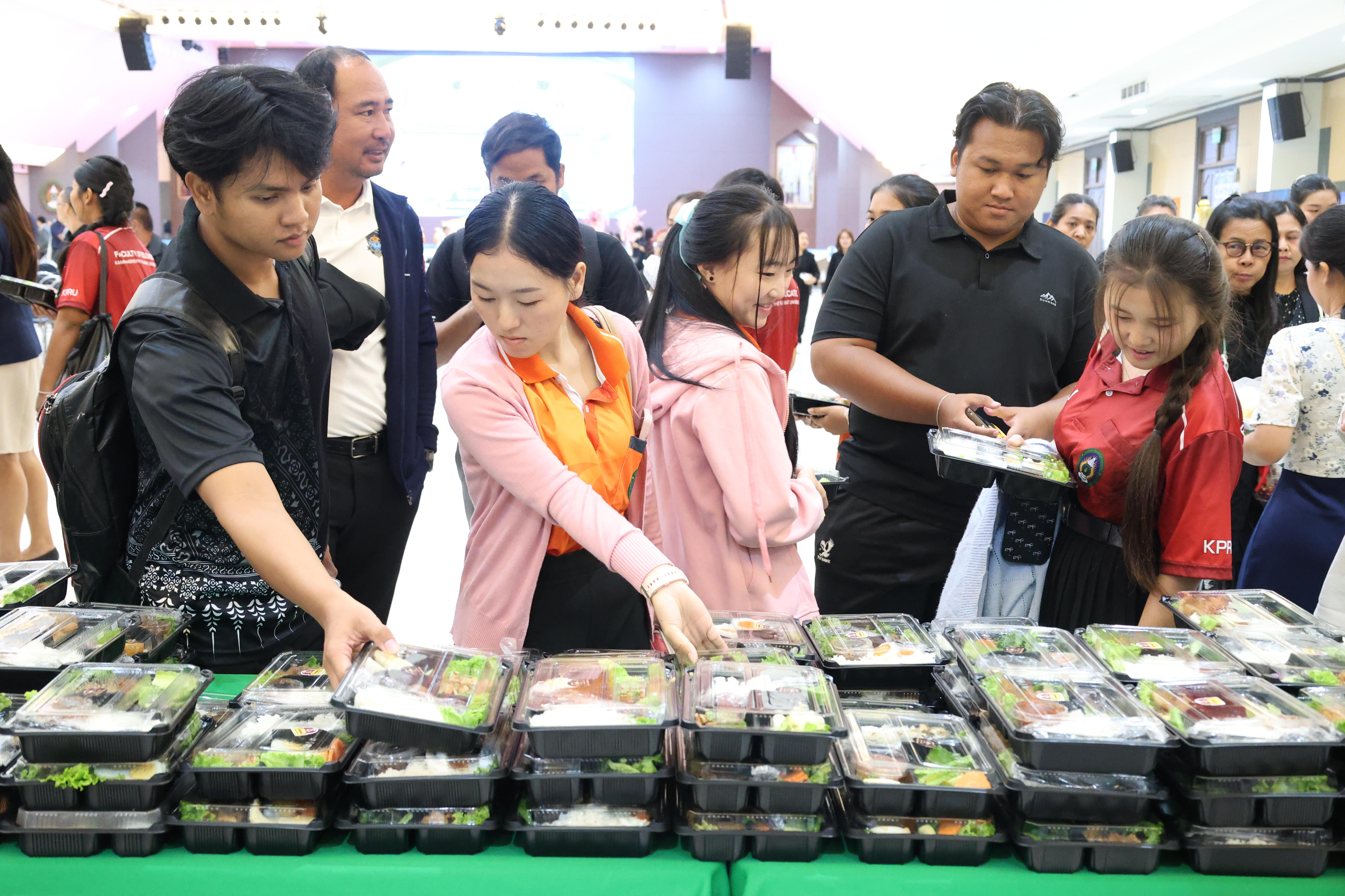 262. สัมมานาวิชาการโรงเรียนต้นแบบเชิงพื้นที่หลักสูตรเสริมสร้างคุณลักษณะ 4 ประการโดยใช้การจัดการเรียนการสอนสมรรถนะ PTRU MODEL เป็นฐานสำหรับครูเพื่อขับเคลื่อนนักเรียนให้มีความฉลาดรู้(PISA)