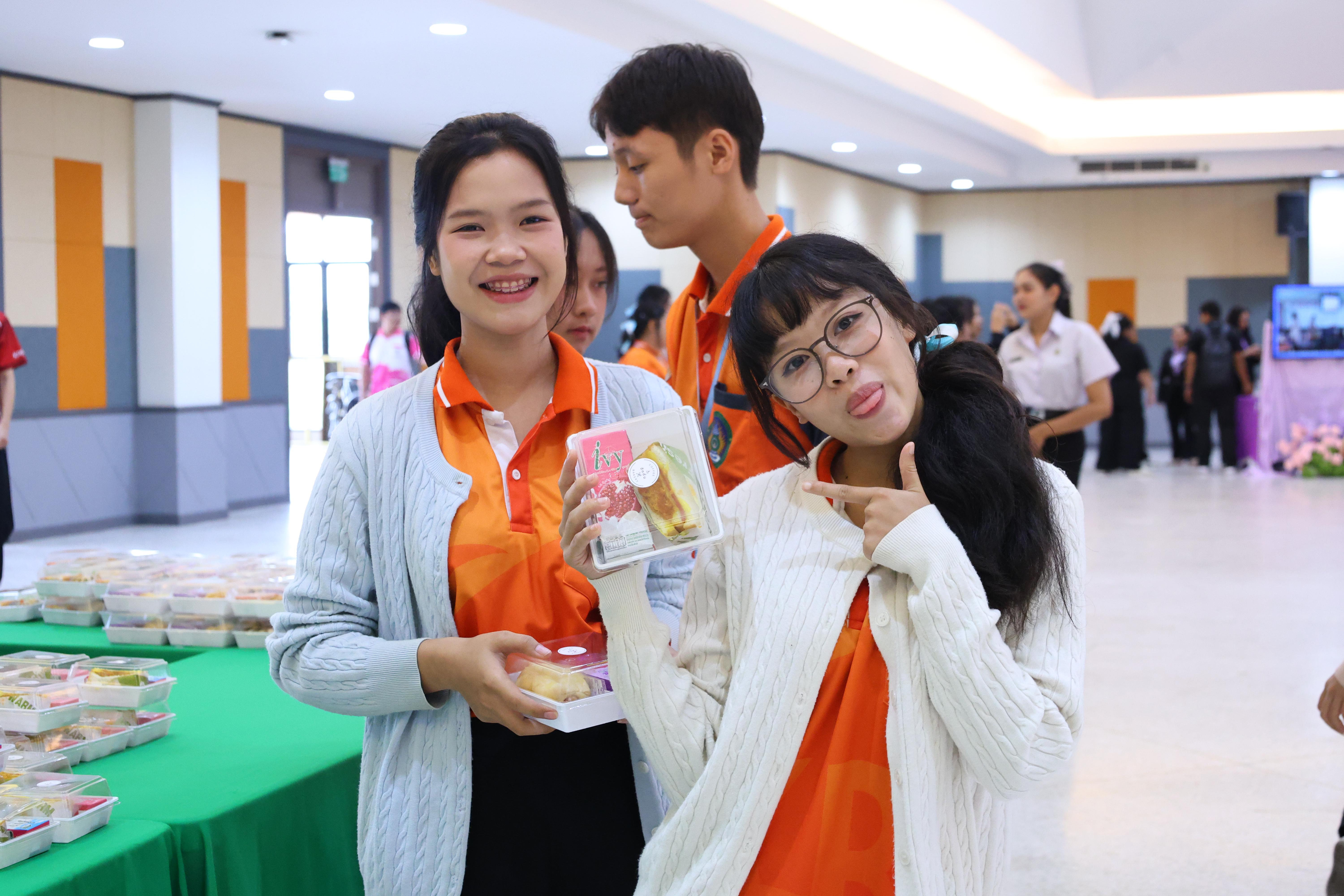 343. สัมมานาวิชาการโรงเรียนต้นแบบเชิงพื้นที่หลักสูตรเสริมสร้างคุณลักษณะ 4 ประการโดยใช้การจัดการเรียนการสอนสมรรถนะ PTRU MODEL เป็นฐานสำหรับครูเพื่อขับเคลื่อนนักเรียนให้มีความฉลาดรู้(PISA)