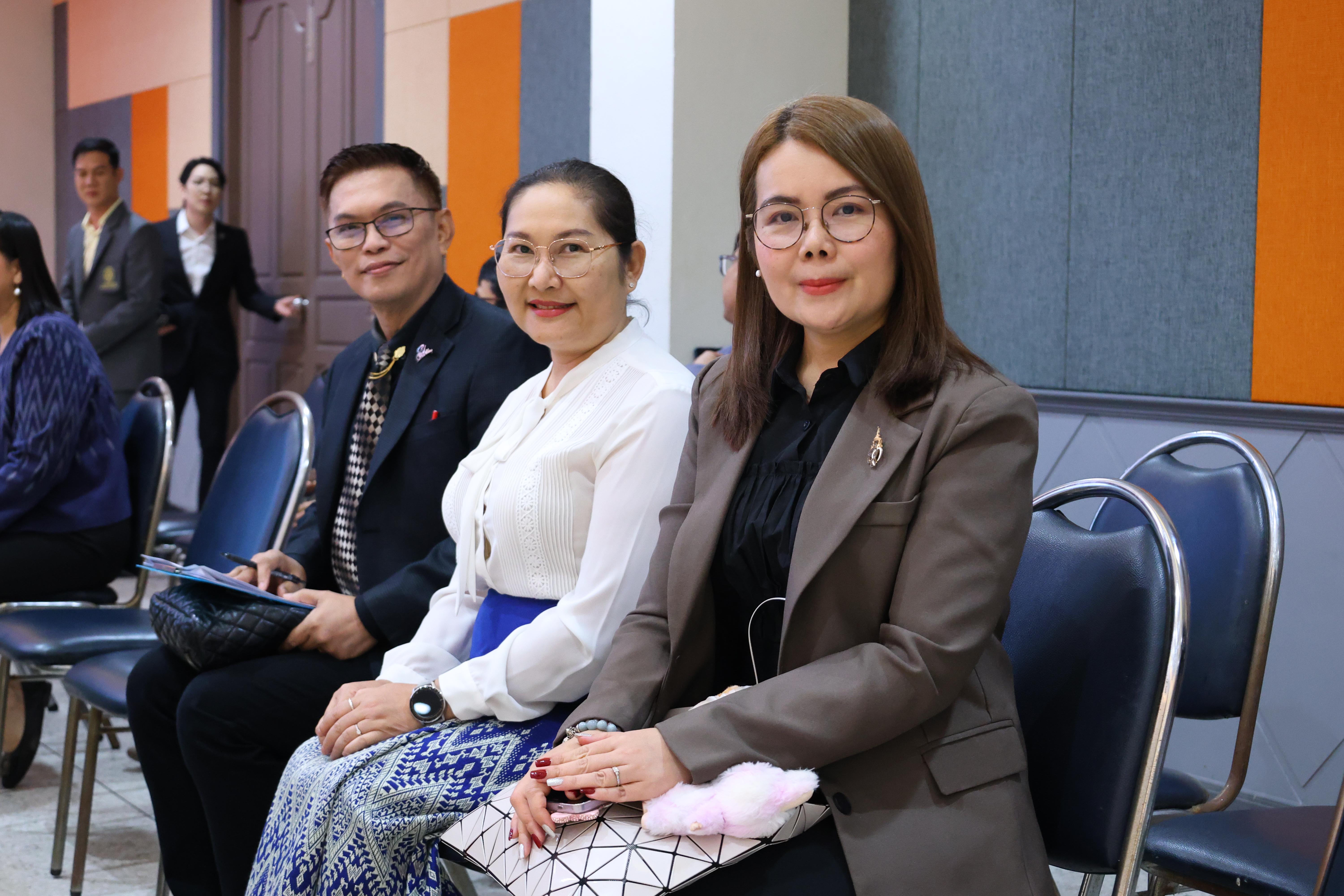 355. สัมมานาวิชาการโรงเรียนต้นแบบเชิงพื้นที่หลักสูตรเสริมสร้างคุณลักษณะ 4 ประการโดยใช้การจัดการเรียนการสอนสมรรถนะ PTRU MODEL เป็นฐานสำหรับครูเพื่อขับเคลื่อนนักเรียนให้มีความฉลาดรู้(PISA)