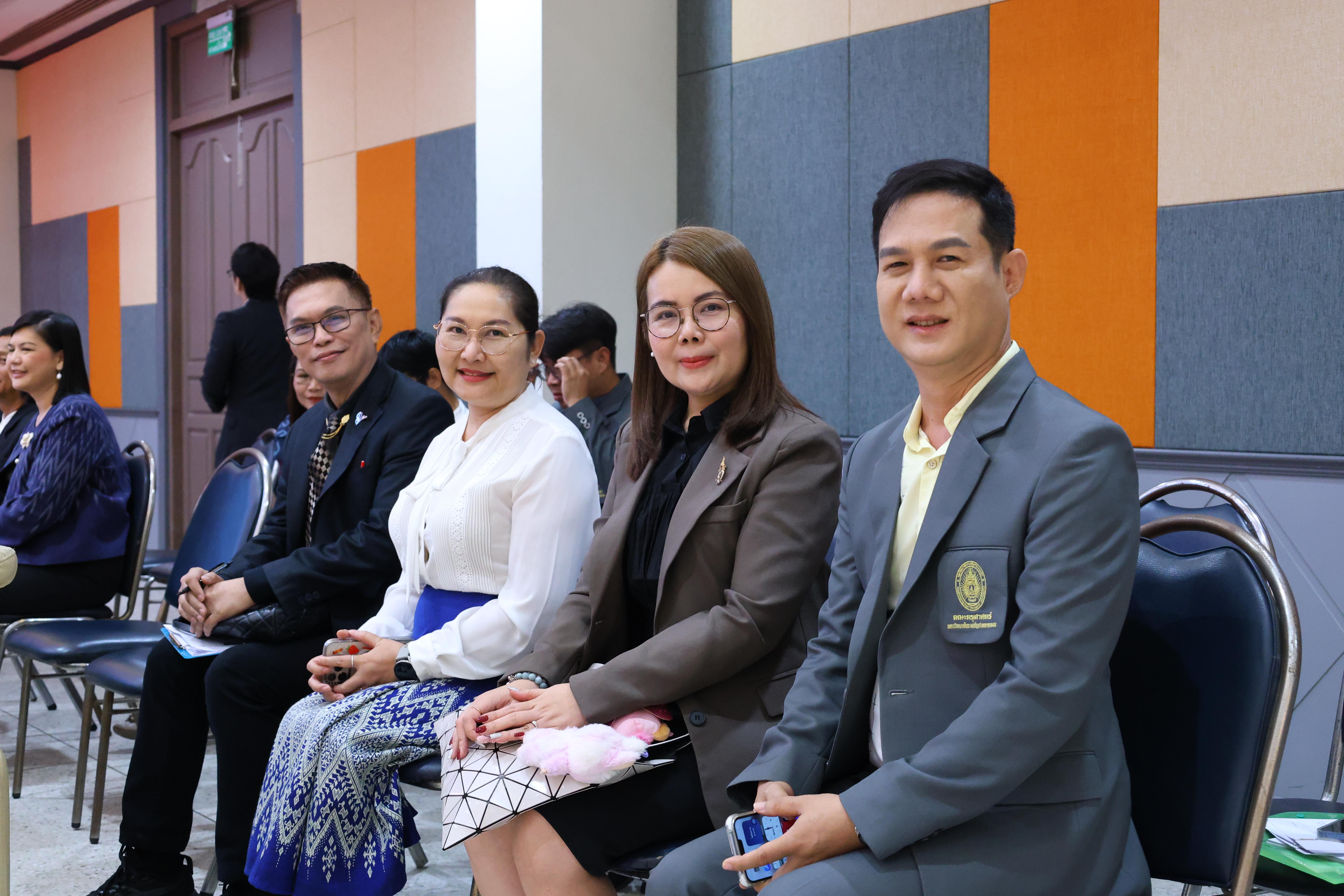 358. สัมมานาวิชาการโรงเรียนต้นแบบเชิงพื้นที่หลักสูตรเสริมสร้างคุณลักษณะ 4 ประการโดยใช้การจัดการเรียนการสอนสมรรถนะ PTRU MODEL เป็นฐานสำหรับครูเพื่อขับเคลื่อนนักเรียนให้มีความฉลาดรู้(PISA)