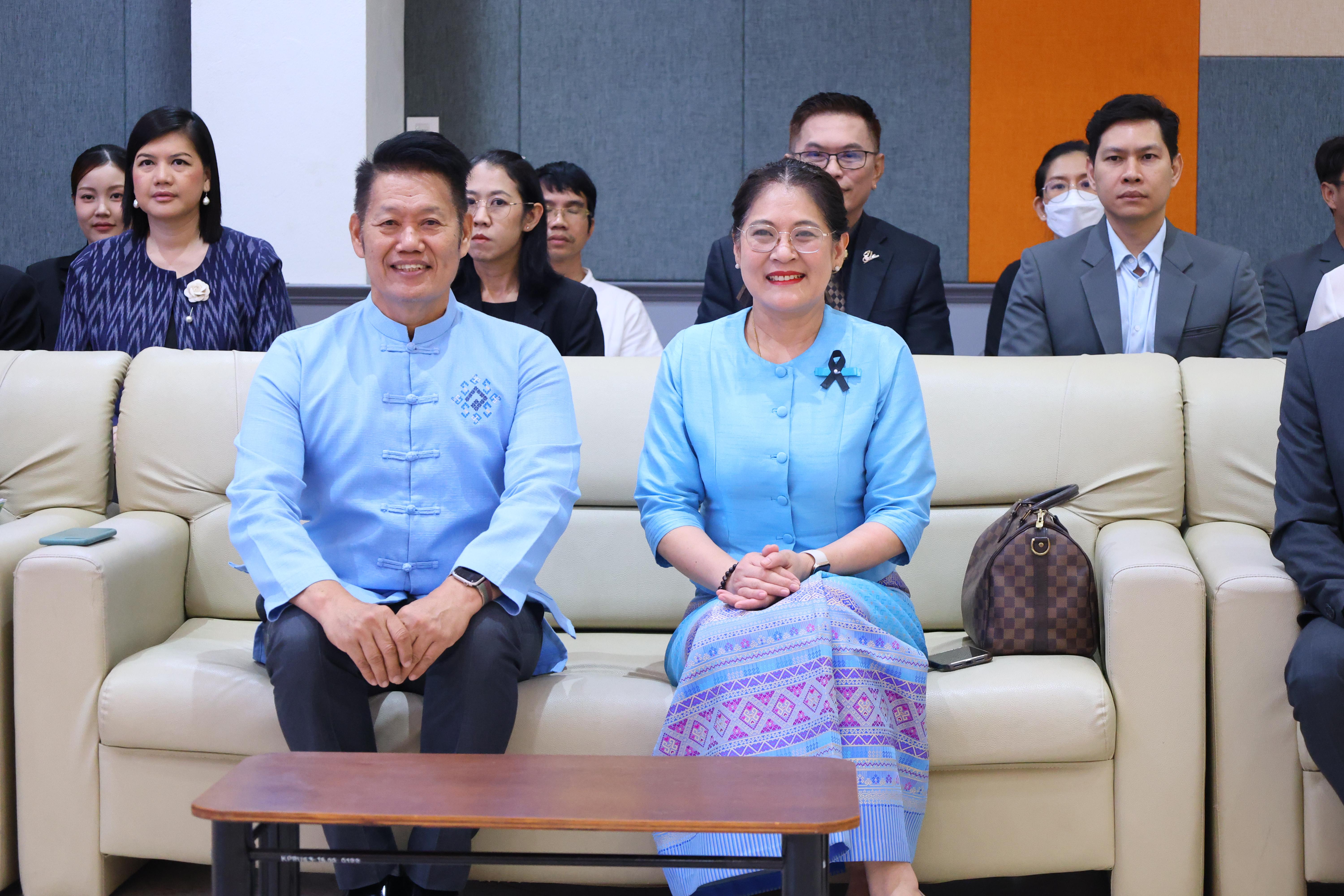 382. สัมมานาวิชาการโรงเรียนต้นแบบเชิงพื้นที่หลักสูตรเสริมสร้างคุณลักษณะ 4 ประการโดยใช้การจัดการเรียนการสอนสมรรถนะ PTRU MODEL เป็นฐานสำหรับครูเพื่อขับเคลื่อนนักเรียนให้มีความฉลาดรู้(PISA)