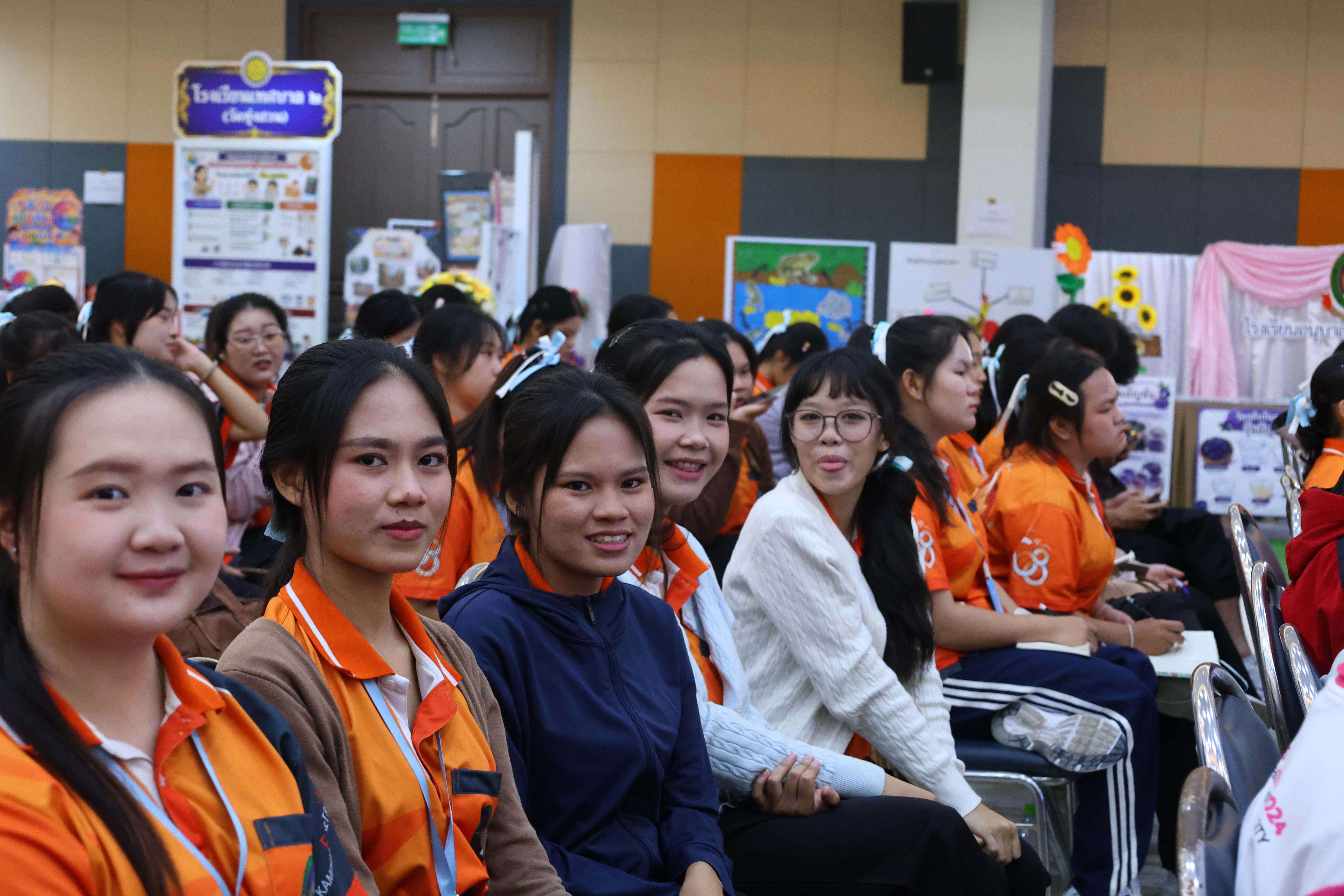 469. สัมมานาวิชาการโรงเรียนต้นแบบเชิงพื้นที่หลักสูตรเสริมสร้างคุณลักษณะ 4 ประการโดยใช้การจัดการเรียนการสอนสมรรถนะ PTRU MODEL เป็นฐานสำหรับครูเพื่อขับเคลื่อนนักเรียนให้มีความฉลาดรู้(PISA)