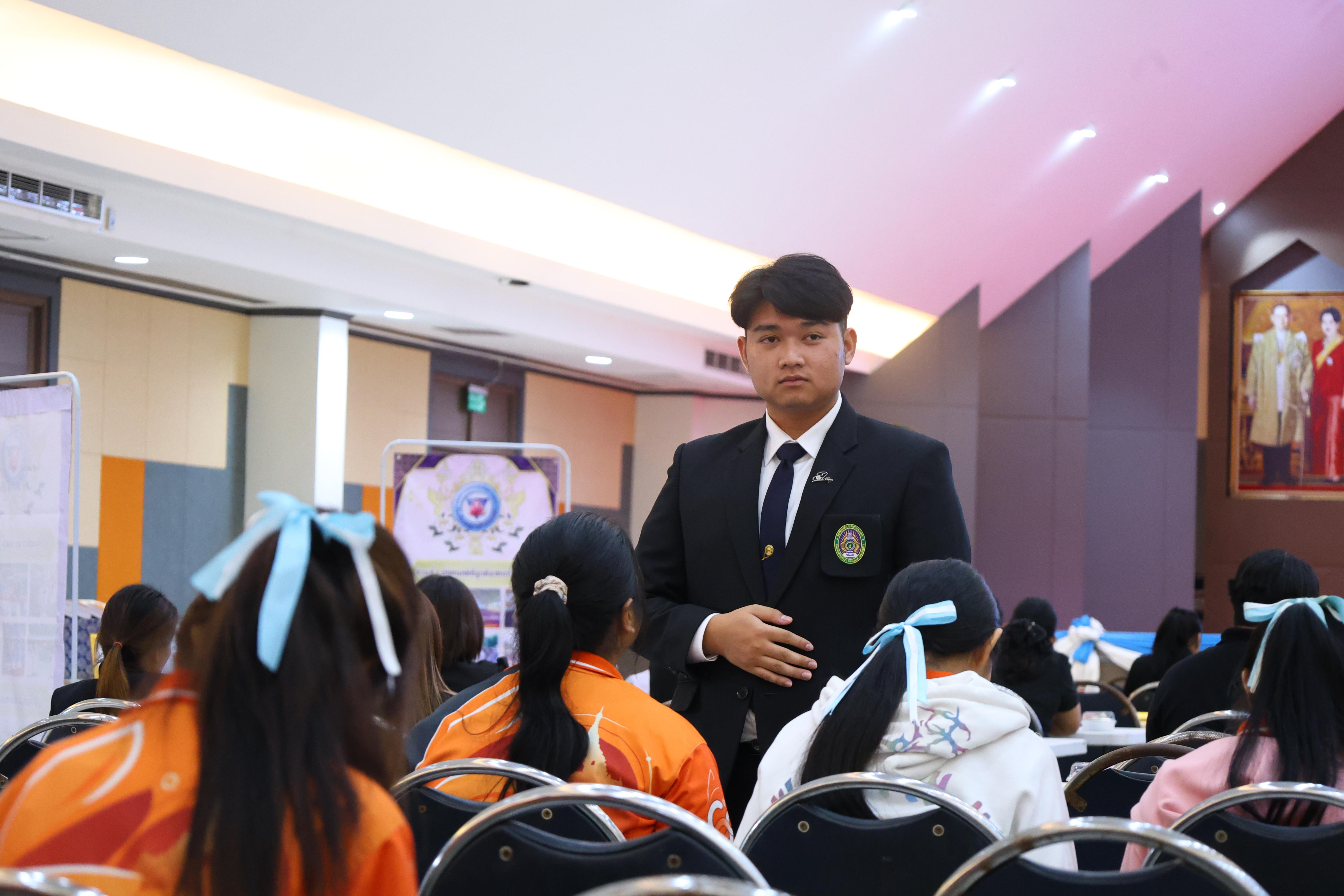 581. สัมมานาวิชาการโรงเรียนต้นแบบเชิงพื้นที่หลักสูตรเสริมสร้างคุณลักษณะ 4 ประการโดยใช้การจัดการเรียนการสอนสมรรถนะ PTRU MODEL เป็นฐานสำหรับครูเพื่อขับเคลื่อนนักเรียนให้มีความฉลาดรู้(PISA)