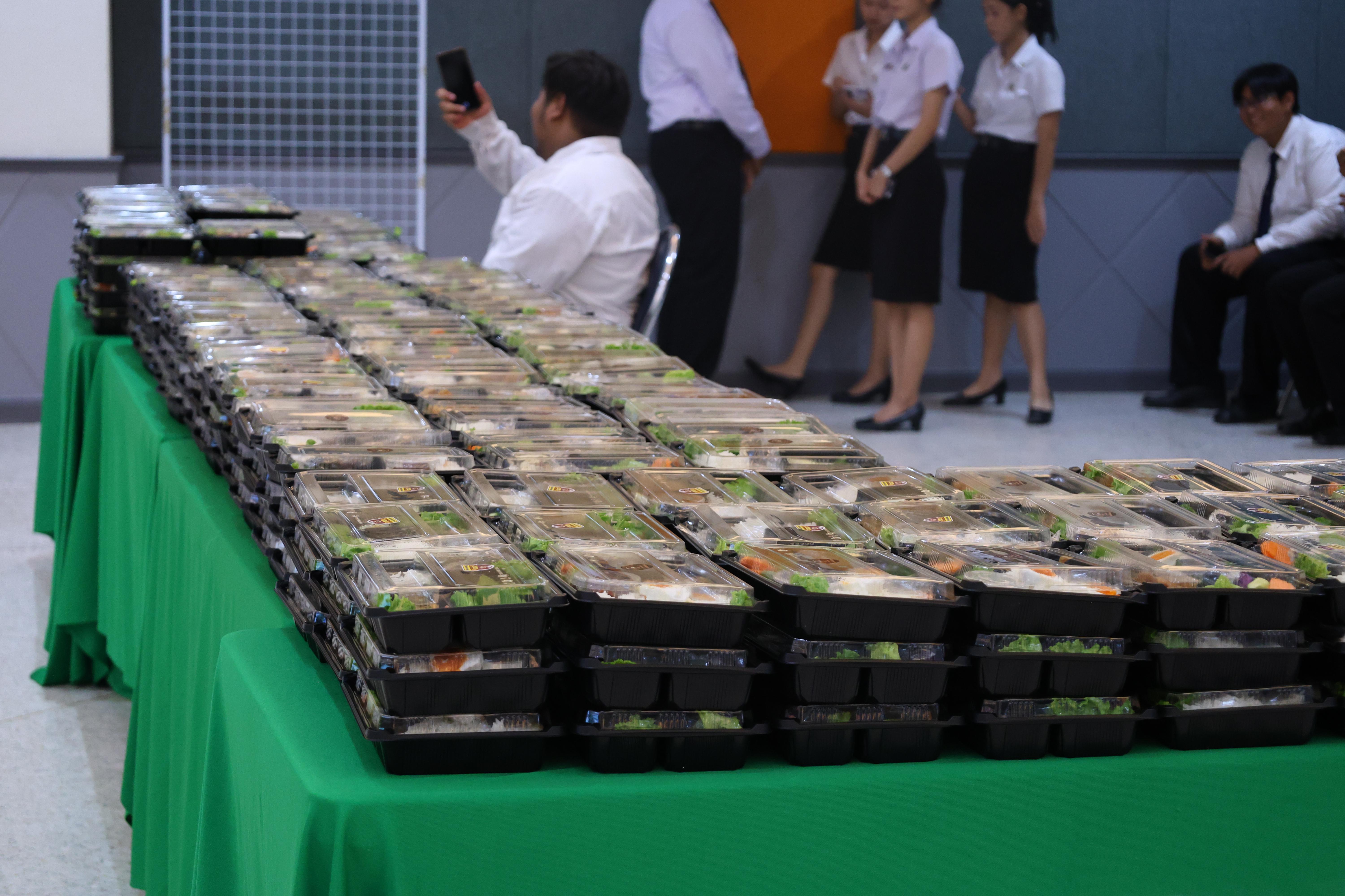 606. สัมมานาวิชาการโรงเรียนต้นแบบเชิงพื้นที่หลักสูตรเสริมสร้างคุณลักษณะ 4 ประการโดยใช้การจัดการเรียนการสอนสมรรถนะ PTRU MODEL เป็นฐานสำหรับครูเพื่อขับเคลื่อนนักเรียนให้มีความฉลาดรู้(PISA)