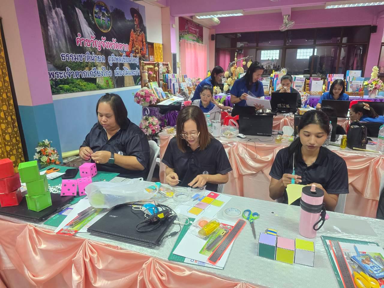 1. โครงการการพัฒนาบอร์ดเกมการเรียนรู้ เพื่อส่งเสริมคุณลักษณะอันพึงประสงค์ของผู้เรียนตามบริบทโรงเรียน ภายใต้โครงการพัฒนาคุณภาพการศึกษาและการพัฒนาท้องถิ่นโดยมีสถาบันอุดมศึกษาเป็นพี่เลี้ยงเครือข่ายเพื่อการพัฒนาอุดมศึกษา