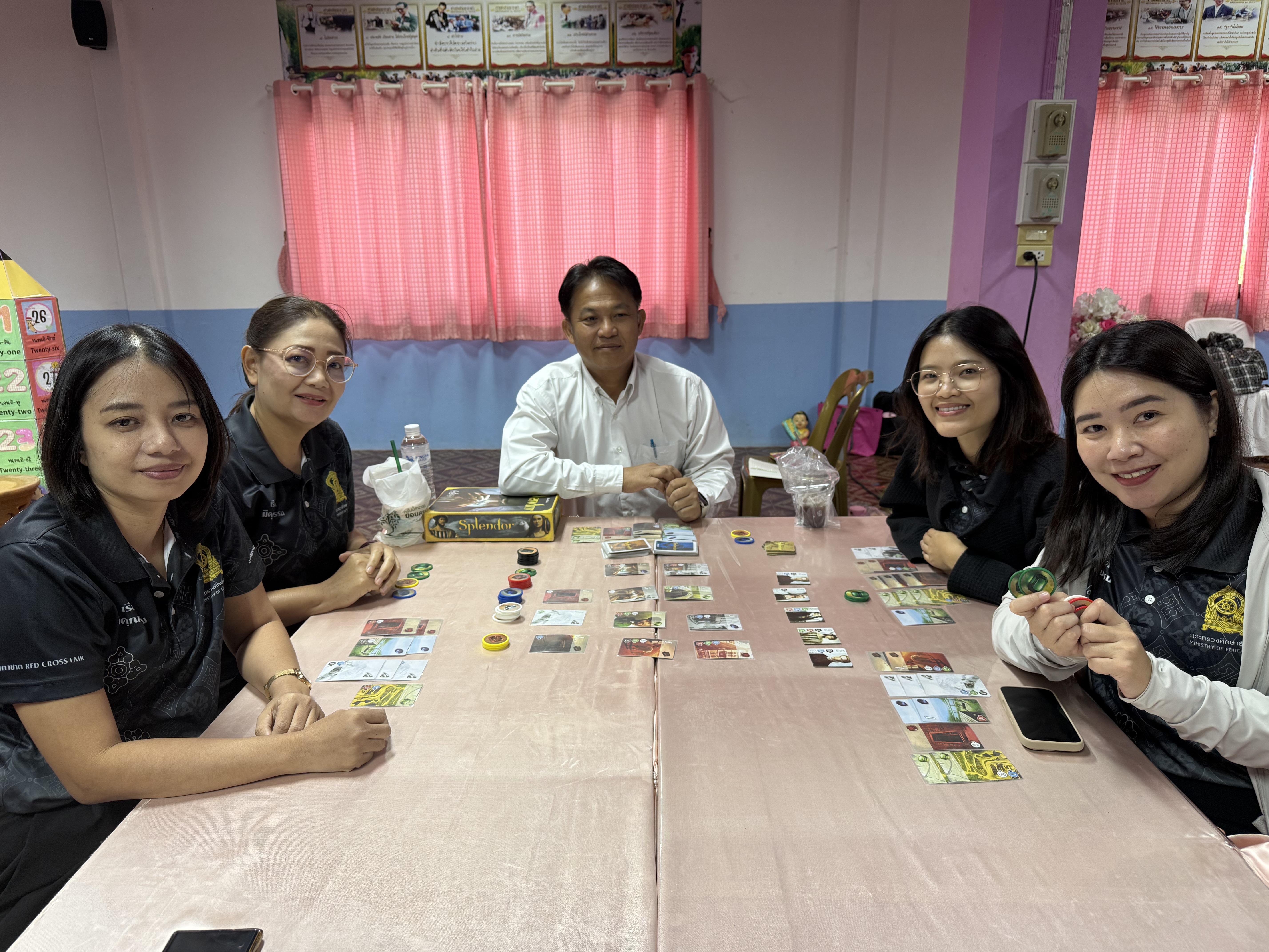 27. โครงการการพัฒนาบอร์ดเกมการเรียนรู้ เพื่อส่งเสริมคุณลักษณะอันพึงประสงค์ของผู้เรียนตามบริบทโรงเรียน ภายใต้โครงการพัฒนาคุณภาพการศึกษาและการพัฒนาท้องถิ่นโดยมีสถาบันอุดมศึกษาเป็นพี่เลี้ยงเครือข่ายเพื่อการพัฒนาอุดมศึกษา