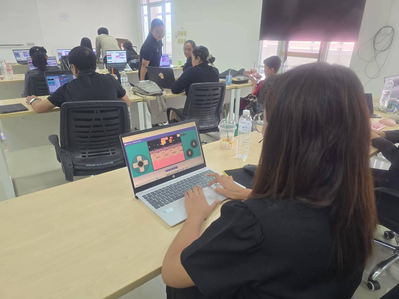 5. โครงการการผลิตสื่อการสอนด้วยนวัตกรรม AI ของครูเพื่อส่งเสริมความคิดสร้างสรรค์สำหรับผู้เรียนในยุคดิจิทัลตามบริบทของโรงเรียน ภายใต้โครงการพัฒนาคุณภาพการศึกษาและการพัฒนาท้องถิ่นโดยมีสถาบันอุดมศึกษาเป็นพี่เลี้ยงเครือข่ายเพื่อการพัฒนาอุดมศึกษา