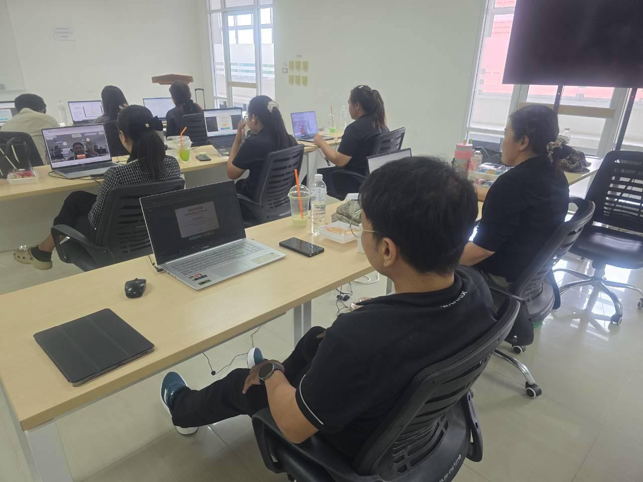 139. โครงการการผลิตสื่อการสอนด้วยนวัตกรรม AI ของครูเพื่อส่งเสริมความคิดสร้างสรรค์สำหรับผู้เรียนในยุคดิจิทัลตามบริบทของโรงเรียน ภายใต้โครงการพัฒนาคุณภาพการศึกษาและการพัฒนาท้องถิ่นโดยมีสถาบันอุดมศึกษาเป็นพี่เลี้ยงเครือข่ายเพื่อการพัฒนาอุดมศึกษา