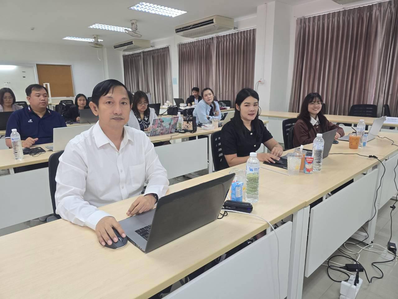 141. โครงการการผลิตสื่อการสอนด้วยนวัตกรรม AI ของครูเพื่อส่งเสริมความคิดสร้างสรรค์สำหรับผู้เรียนในยุคดิจิทัลตามบริบทของโรงเรียน ภายใต้โครงการพัฒนาคุณภาพการศึกษาและการพัฒนาท้องถิ่นโดยมีสถาบันอุดมศึกษาเป็นพี่เลี้ยงเครือข่ายเพื่อการพัฒนาอุดมศึกษา