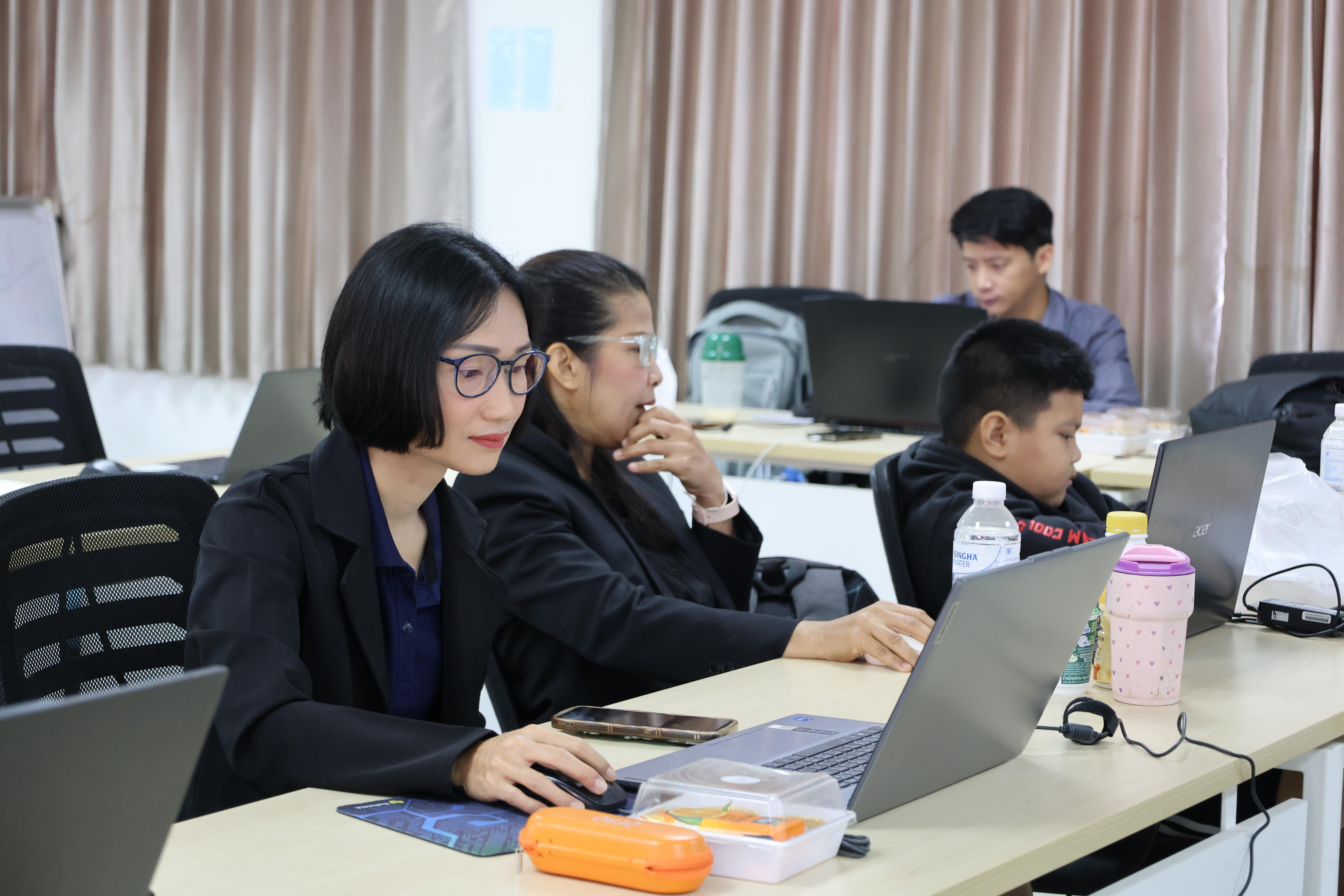 174. โครงการการผลิตสื่อการสอนด้วยนวัตกรรม AI ของครูเพื่อส่งเสริมความคิดสร้างสรรค์สำหรับผู้เรียนในยุคดิจิทัลตามบริบทของโรงเรียน ภายใต้โครงการพัฒนาคุณภาพการศึกษาและการพัฒนาท้องถิ่นโดยมีสถาบันอุดมศึกษาเป็นพี่เลี้ยงเครือข่ายเพื่อการพัฒนาอุดมศึกษา
