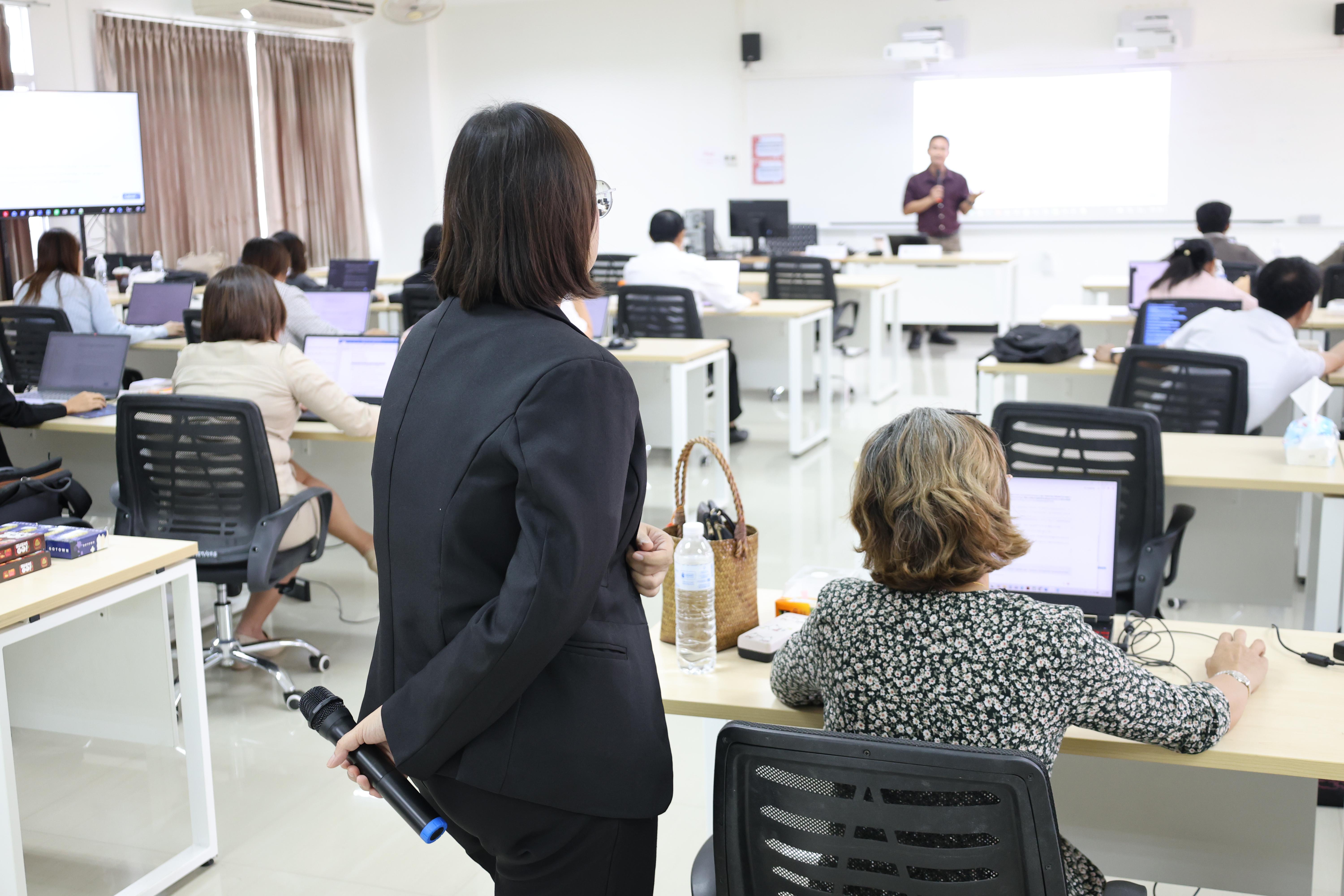211. โครงการการผลิตสื่อการสอนด้วยนวัตกรรม AI ของครูเพื่อส่งเสริมความคิดสร้างสรรค์สำหรับผู้เรียนในยุคดิจิทัลตามบริบทของโรงเรียน ภายใต้โครงการพัฒนาคุณภาพการศึกษาและการพัฒนาท้องถิ่นโดยมีสถาบันอุดมศึกษาเป็นพี่เลี้ยงเครือข่ายเพื่อการพัฒนาอุดมศึกษา