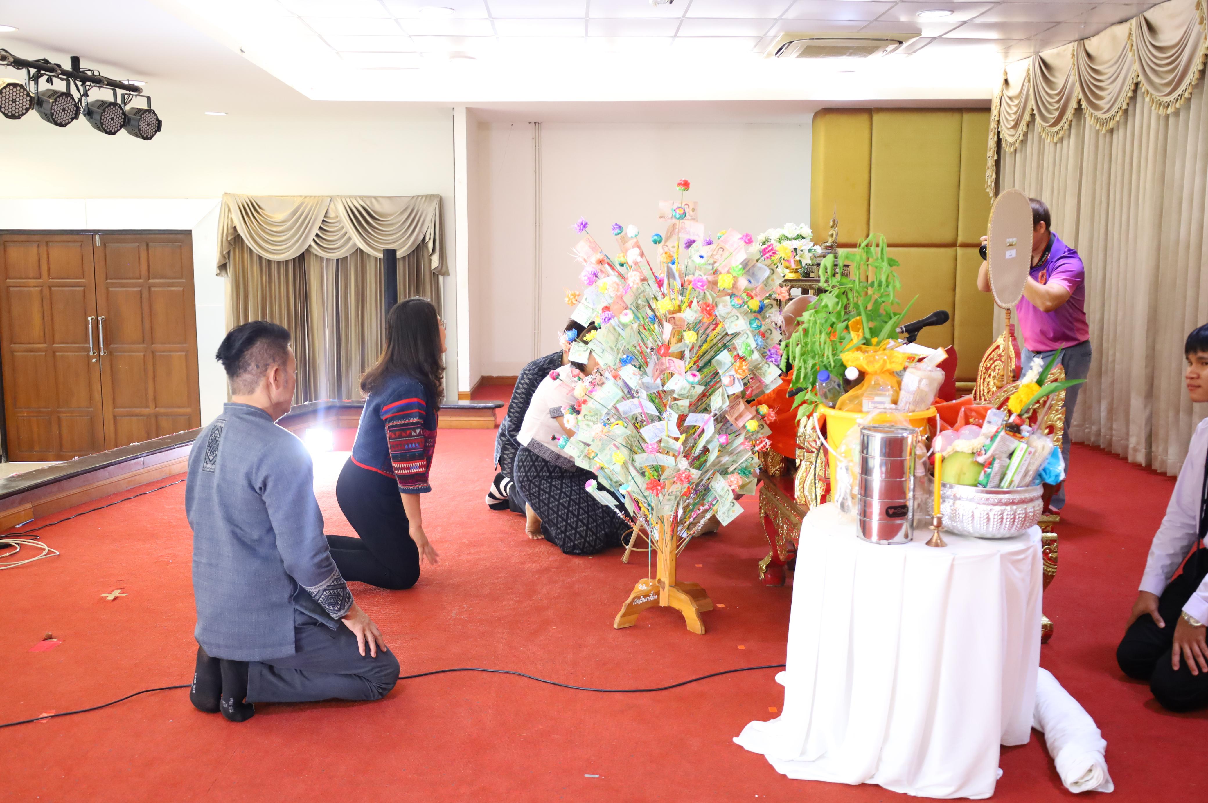 102. พิธีทอดผ้าป่าสามัคคี เพื่ออุทิศบุญกุศลให้แก่ผู้วายชนม์ ขอขอบคุณผู้บริหาร คณาจารย์ บุคลากร และผู้มีจิตศรัทธาทุกท่าน