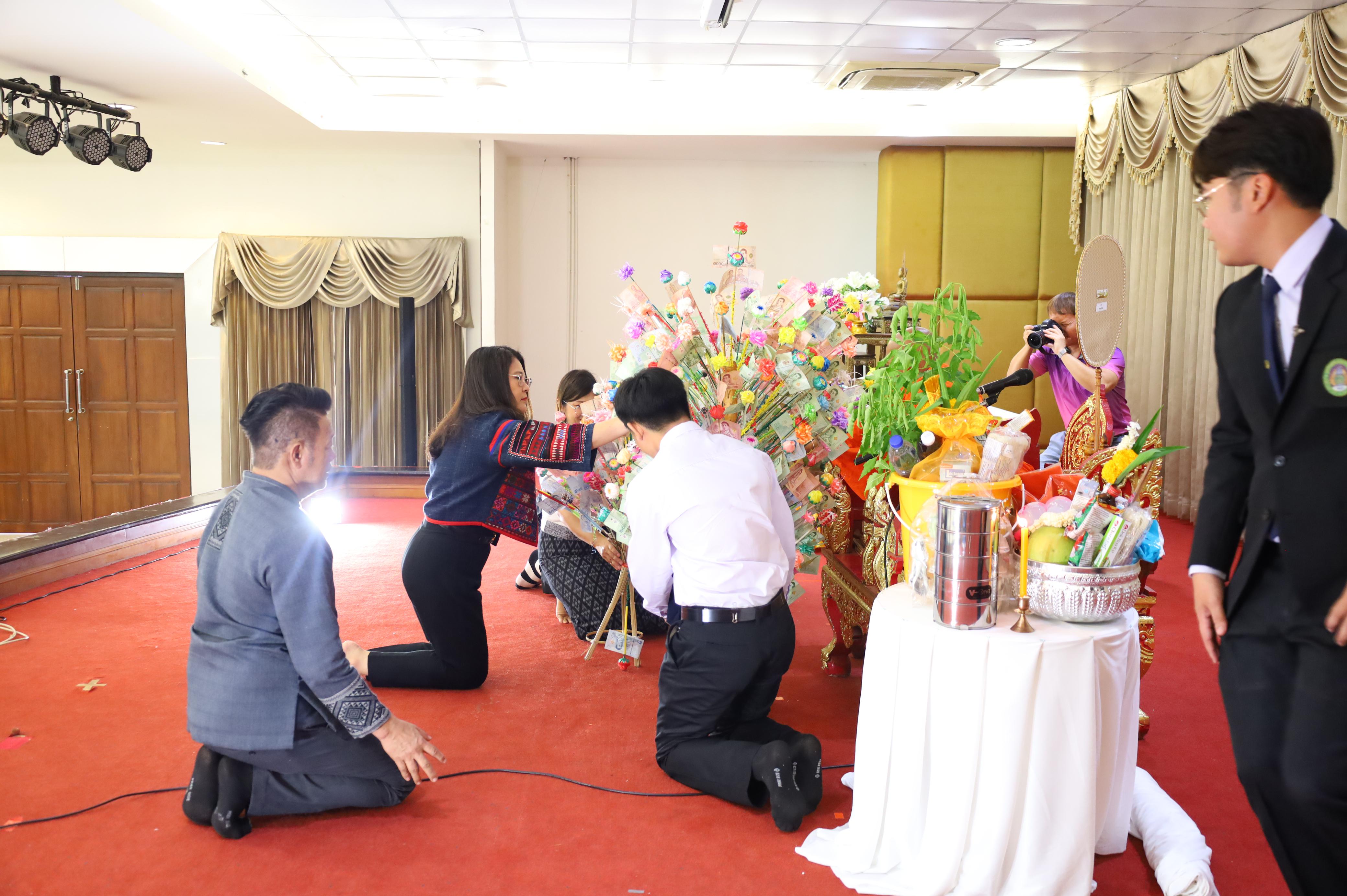 104. พิธีทอดผ้าป่าสามัคคี เพื่ออุทิศบุญกุศลให้แก่ผู้วายชนม์ ขอขอบคุณผู้บริหาร คณาจารย์ บุคลากร และผู้มีจิตศรัทธาทุกท่าน