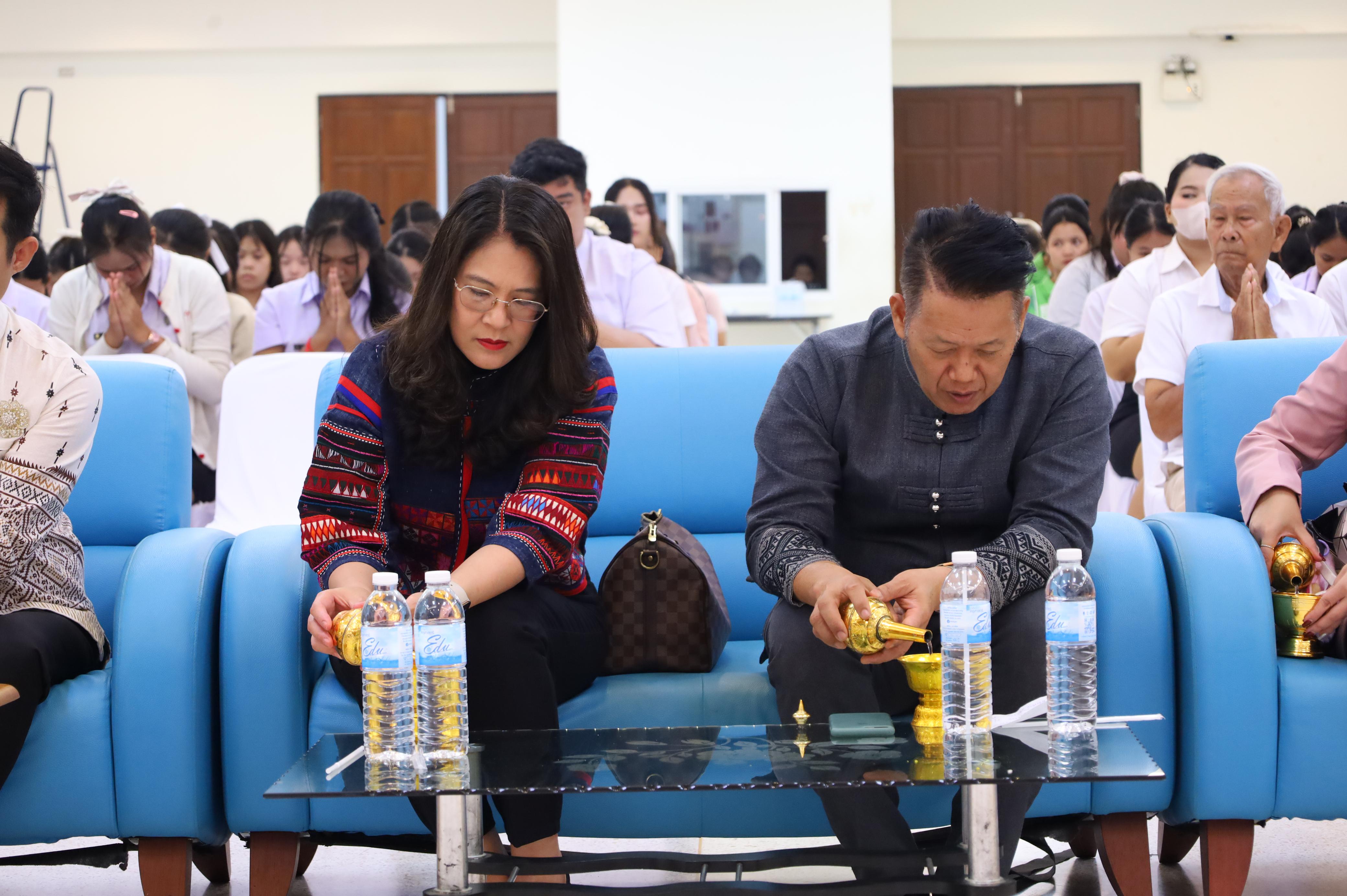 112. พิธีทอดผ้าป่าสามัคคี เพื่ออุทิศบุญกุศลให้แก่ผู้วายชนม์ ขอขอบคุณผู้บริหาร คณาจารย์ บุคลากร และผู้มีจิตศรัทธาทุกท่าน