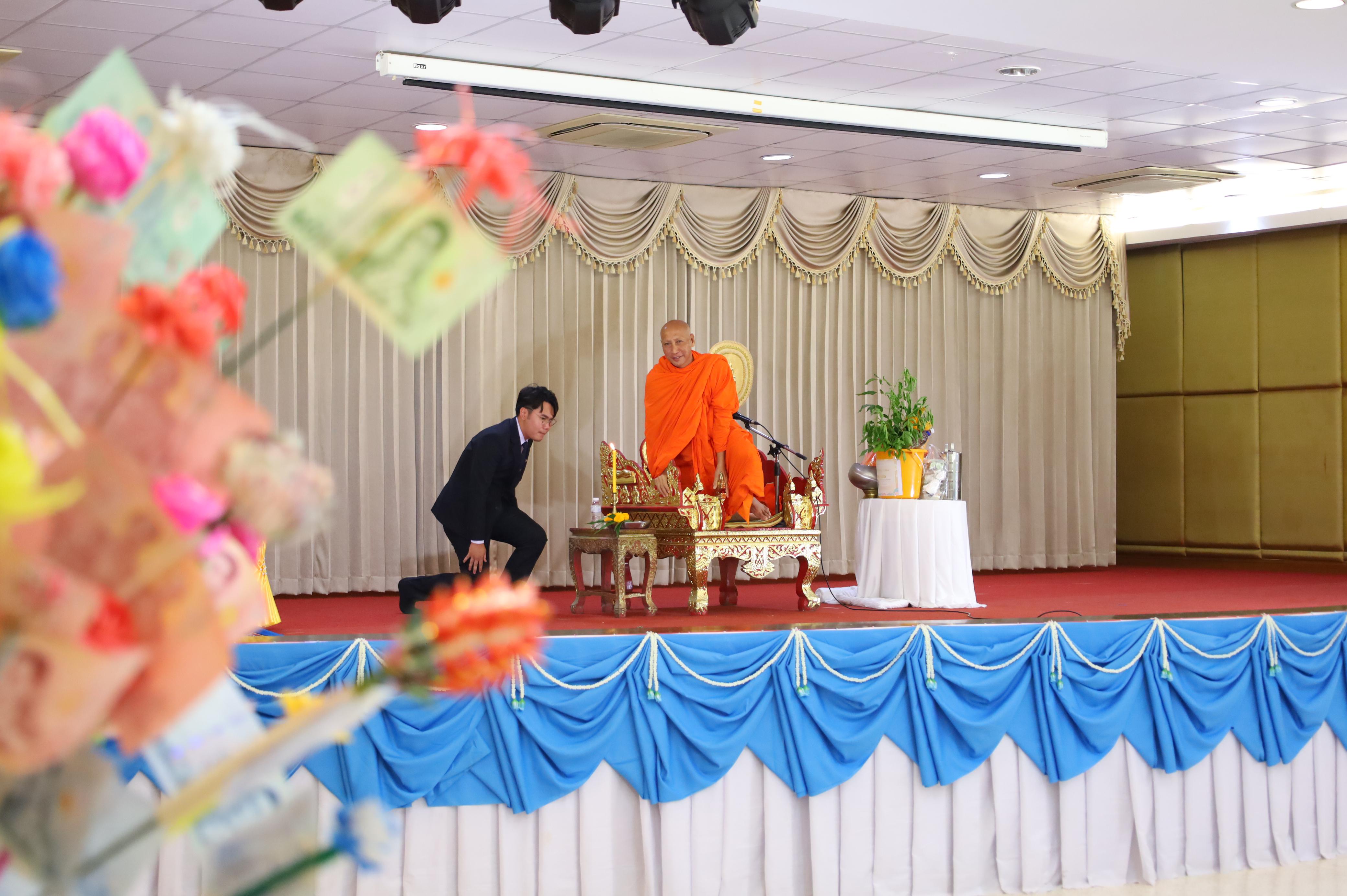 115. พิธีทอดผ้าป่าสามัคคี เพื่ออุทิศบุญกุศลให้แก่ผู้วายชนม์ ขอขอบคุณผู้บริหาร คณาจารย์ บุคลากร และผู้มีจิตศรัทธาทุกท่าน