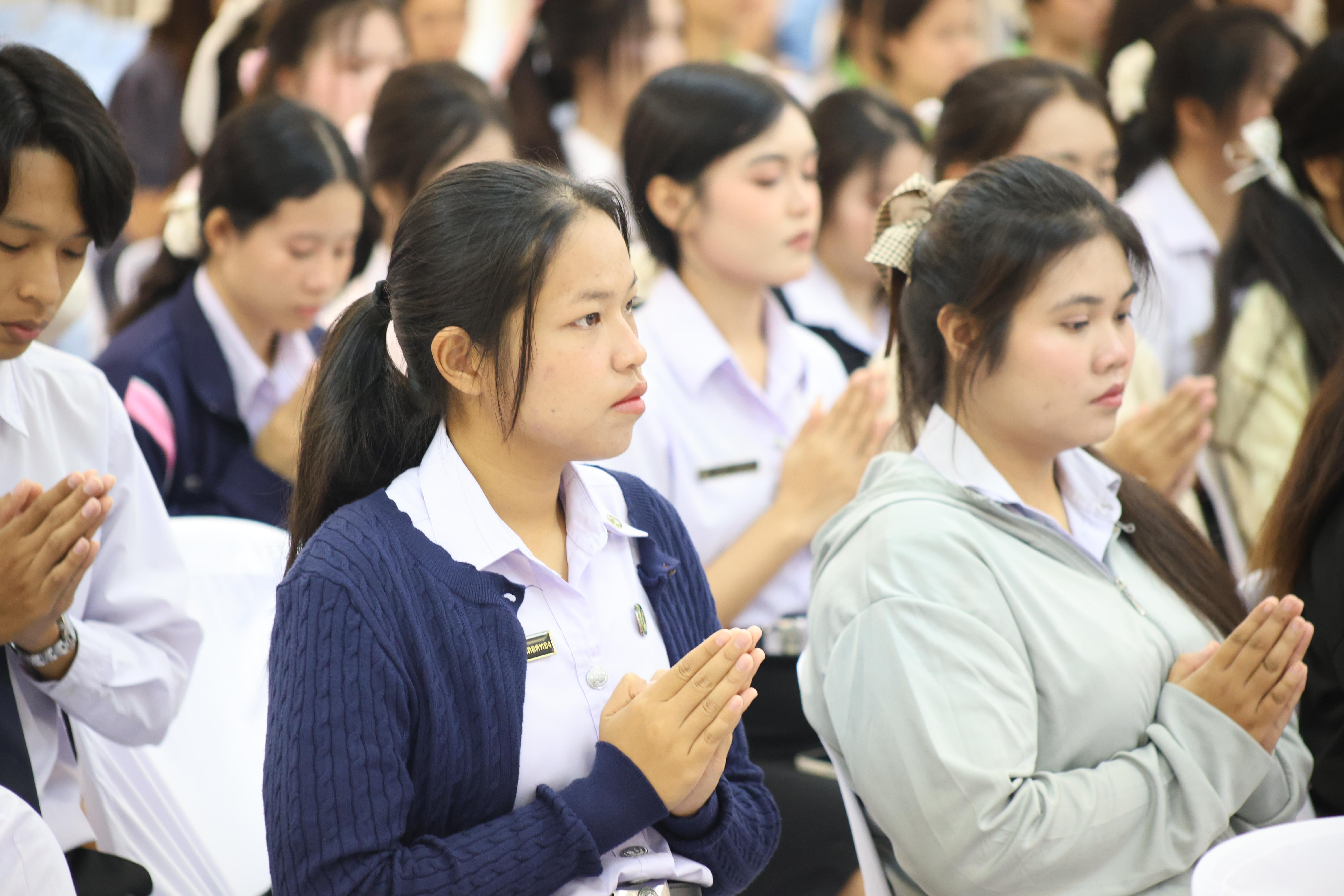163. พิธีทอดผ้าป่าสามัคคี เพื่ออุทิศบุญกุศลให้แก่ผู้วายชนม์ ขอขอบคุณผู้บริหาร คณาจารย์ บุคลากร และผู้มีจิตศรัทธาทุกท่าน