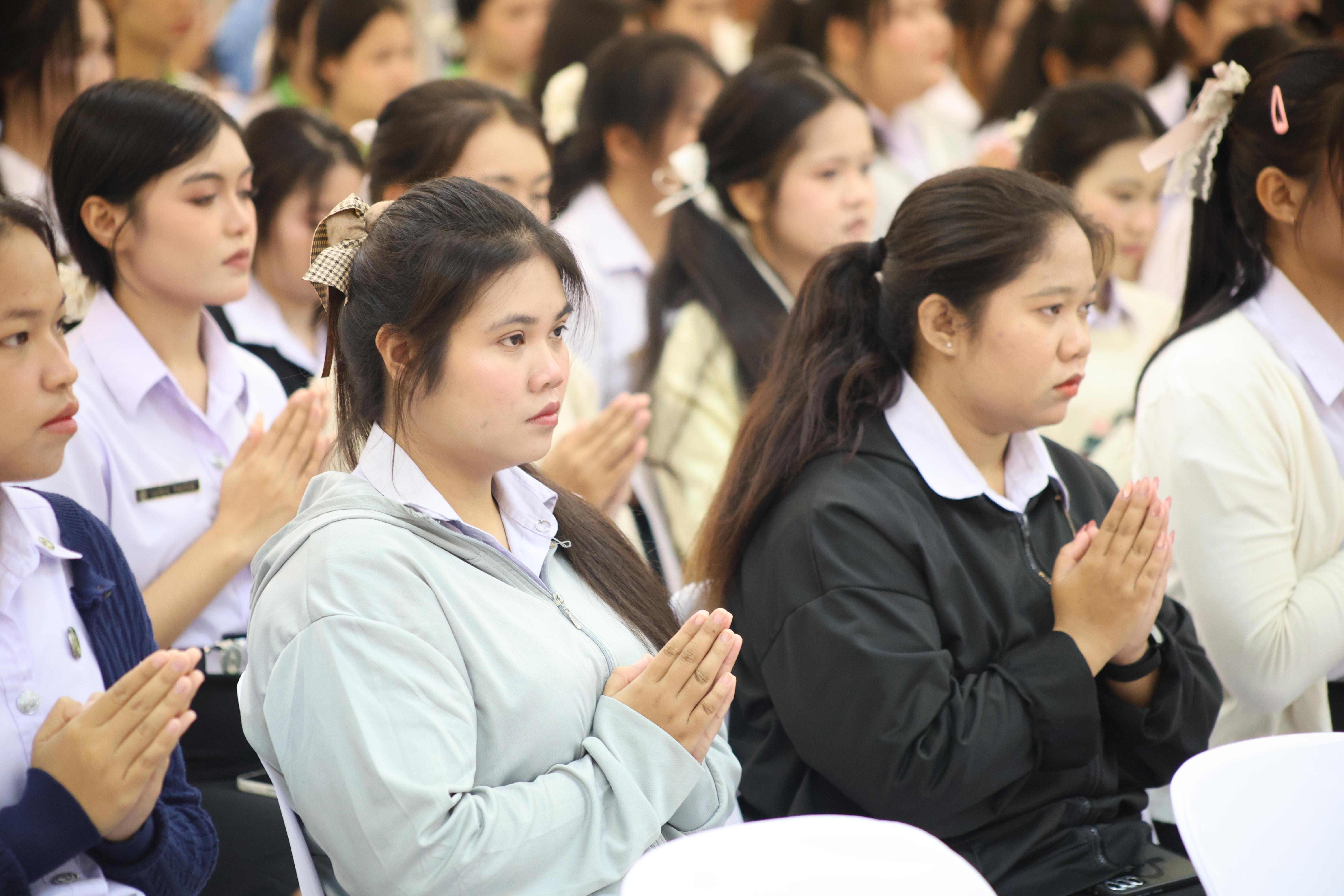 164. พิธีทอดผ้าป่าสามัคคี เพื่ออุทิศบุญกุศลให้แก่ผู้วายชนม์ ขอขอบคุณผู้บริหาร คณาจารย์ บุคลากร และผู้มีจิตศรัทธาทุกท่าน