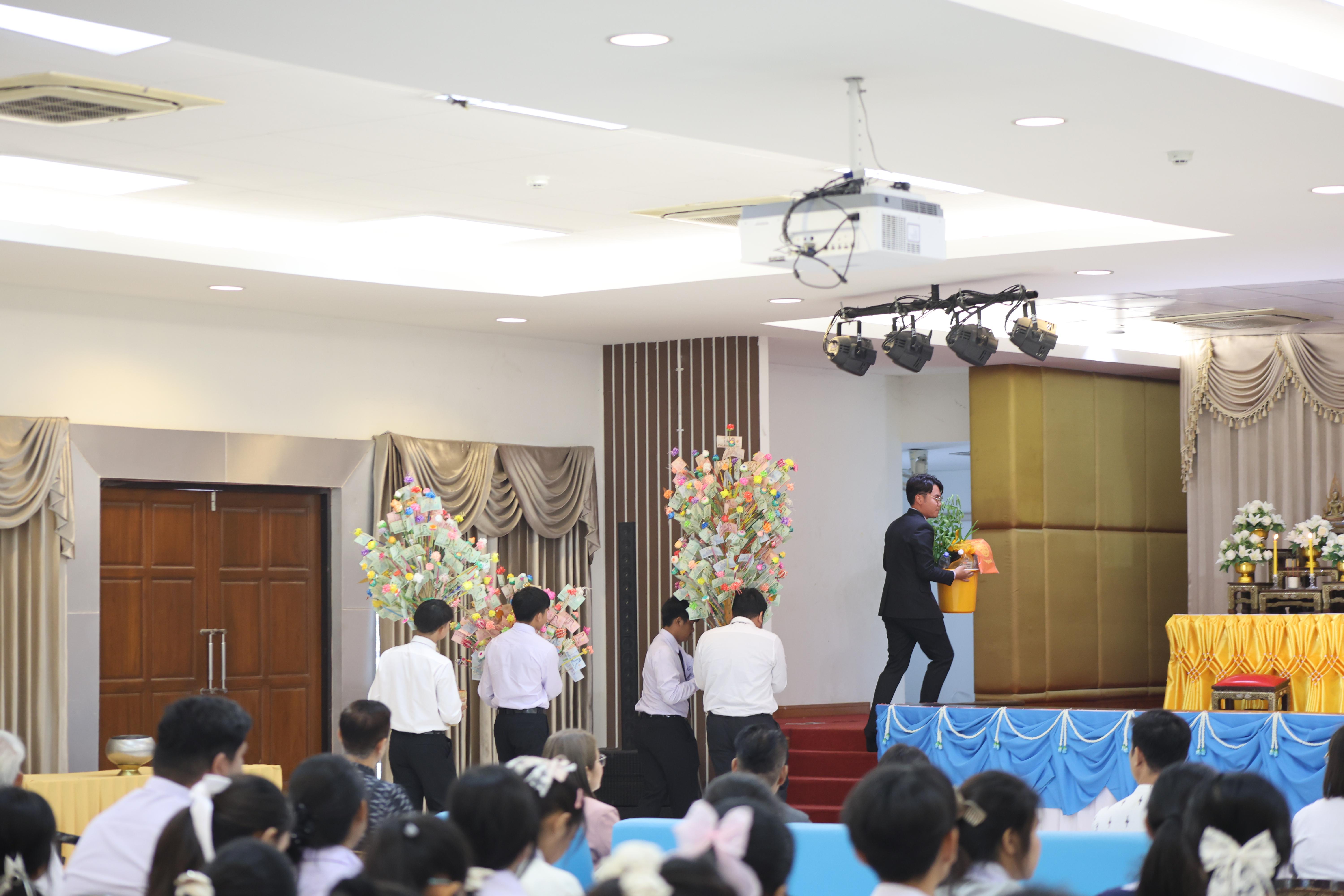 176. พิธีทอดผ้าป่าสามัคคี เพื่ออุทิศบุญกุศลให้แก่ผู้วายชนม์ ขอขอบคุณผู้บริหาร คณาจารย์ บุคลากร และผู้มีจิตศรัทธาทุกท่าน