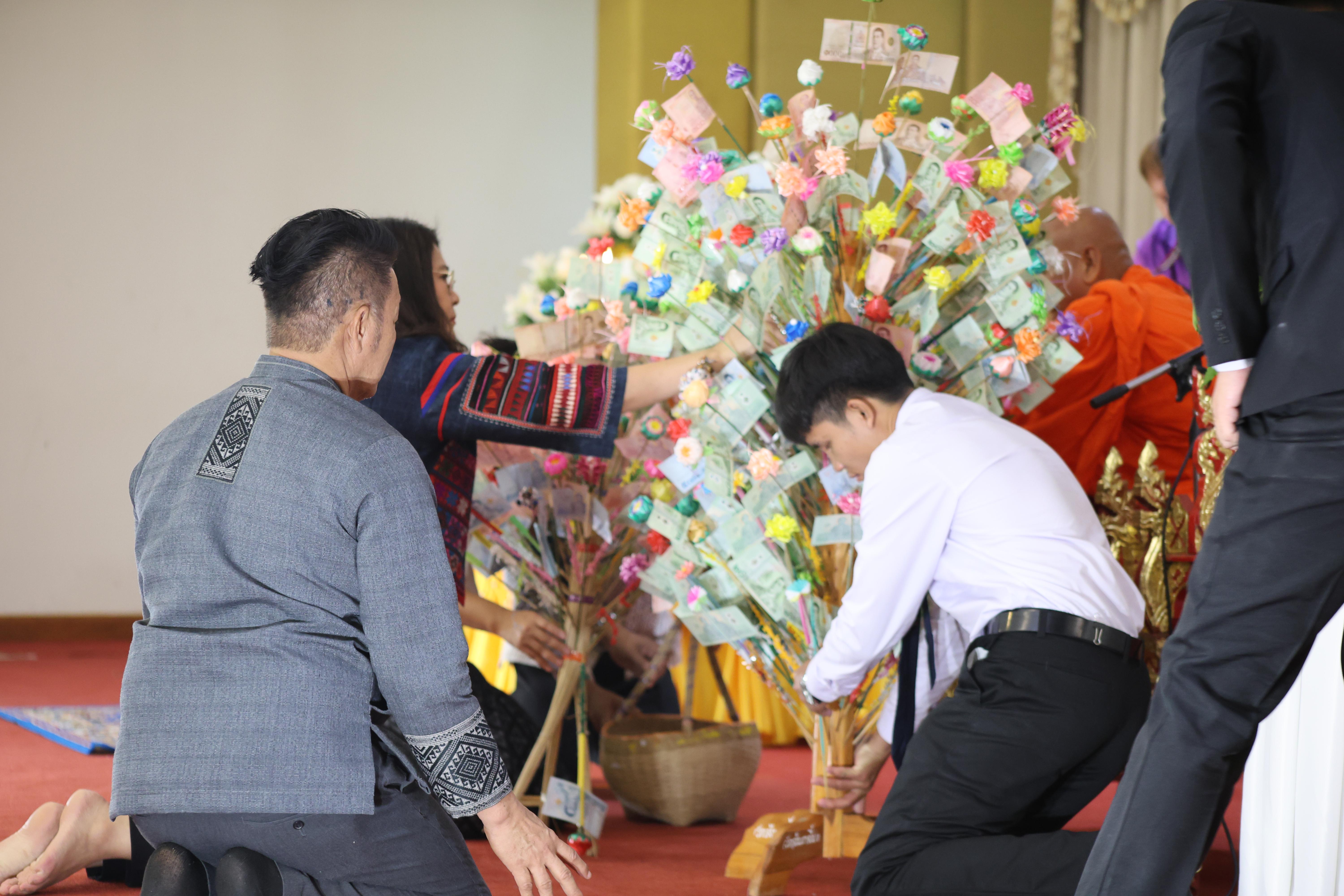 181. พิธีทอดผ้าป่าสามัคคี เพื่ออุทิศบุญกุศลให้แก่ผู้วายชนม์ ขอขอบคุณผู้บริหาร คณาจารย์ บุคลากร และผู้มีจิตศรัทธาทุกท่าน
