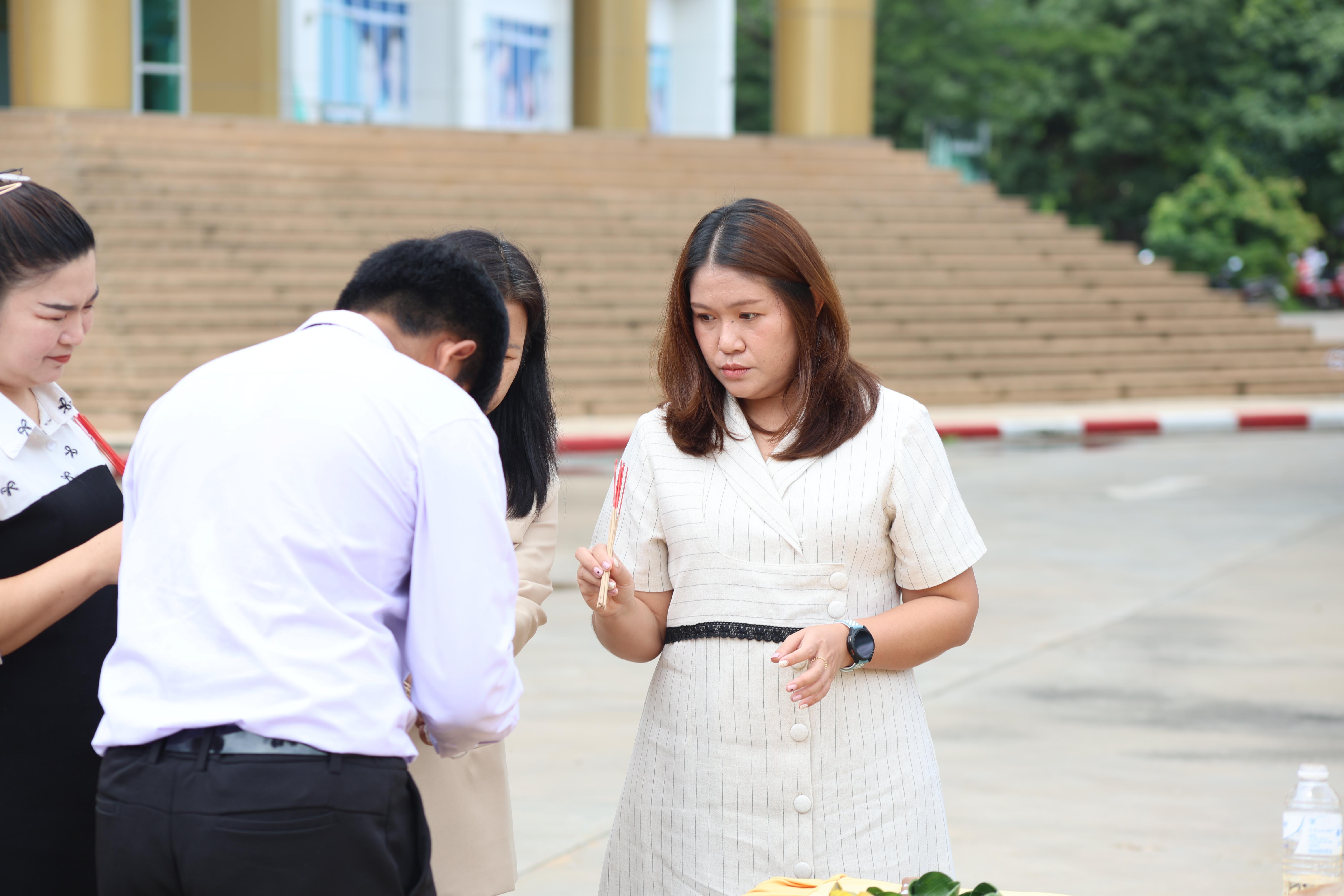 188. พิธีทอดผ้าป่าสามัคคี เพื่ออุทิศบุญกุศลให้แก่ผู้วายชนม์ ขอขอบคุณผู้บริหาร คณาจารย์ บุคลากร และผู้มีจิตศรัทธาทุกท่าน