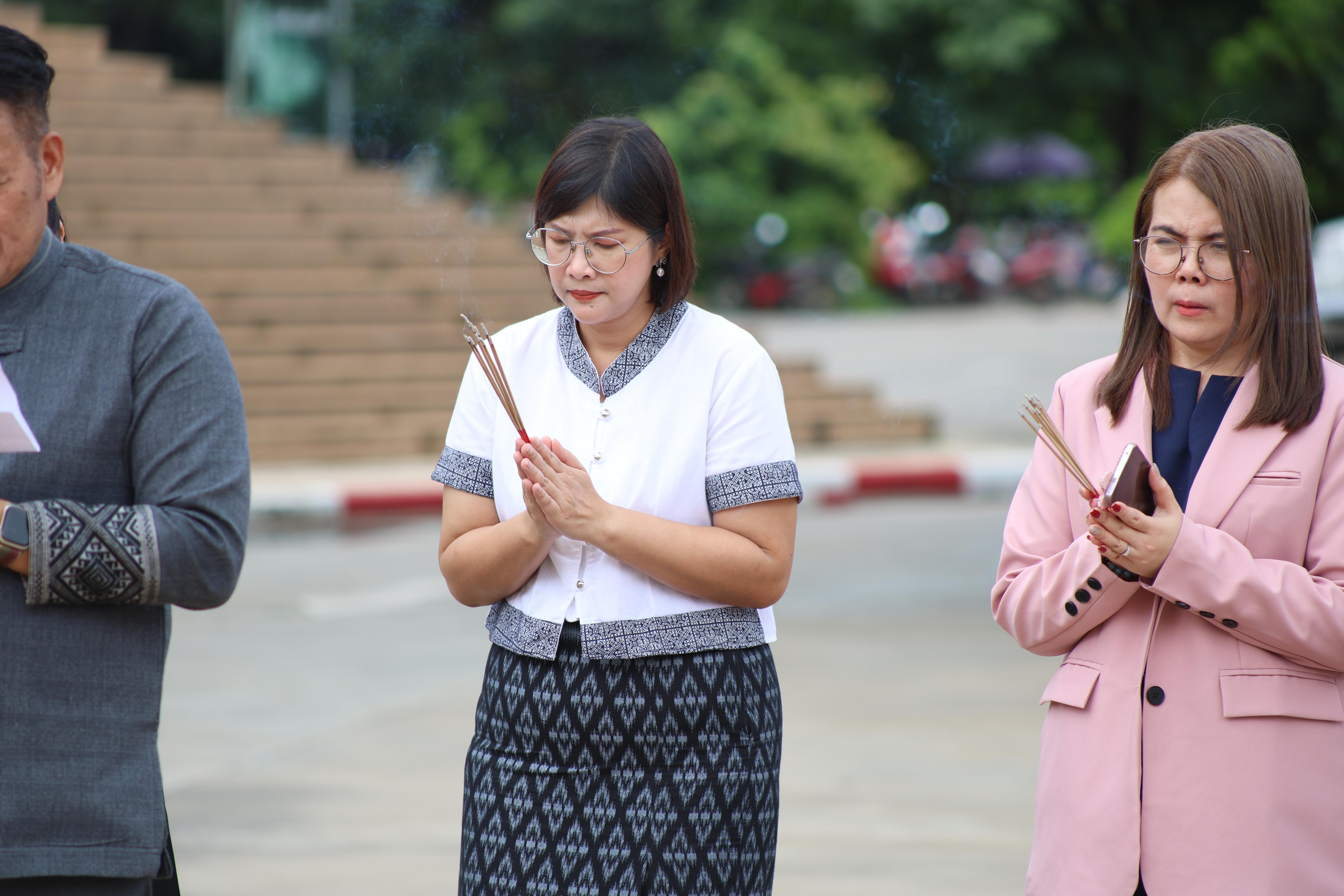 204. พิธีทอดผ้าป่าสามัคคี เพื่ออุทิศบุญกุศลให้แก่ผู้วายชนม์ ขอขอบคุณผู้บริหาร คณาจารย์ บุคลากร และผู้มีจิตศรัทธาทุกท่าน