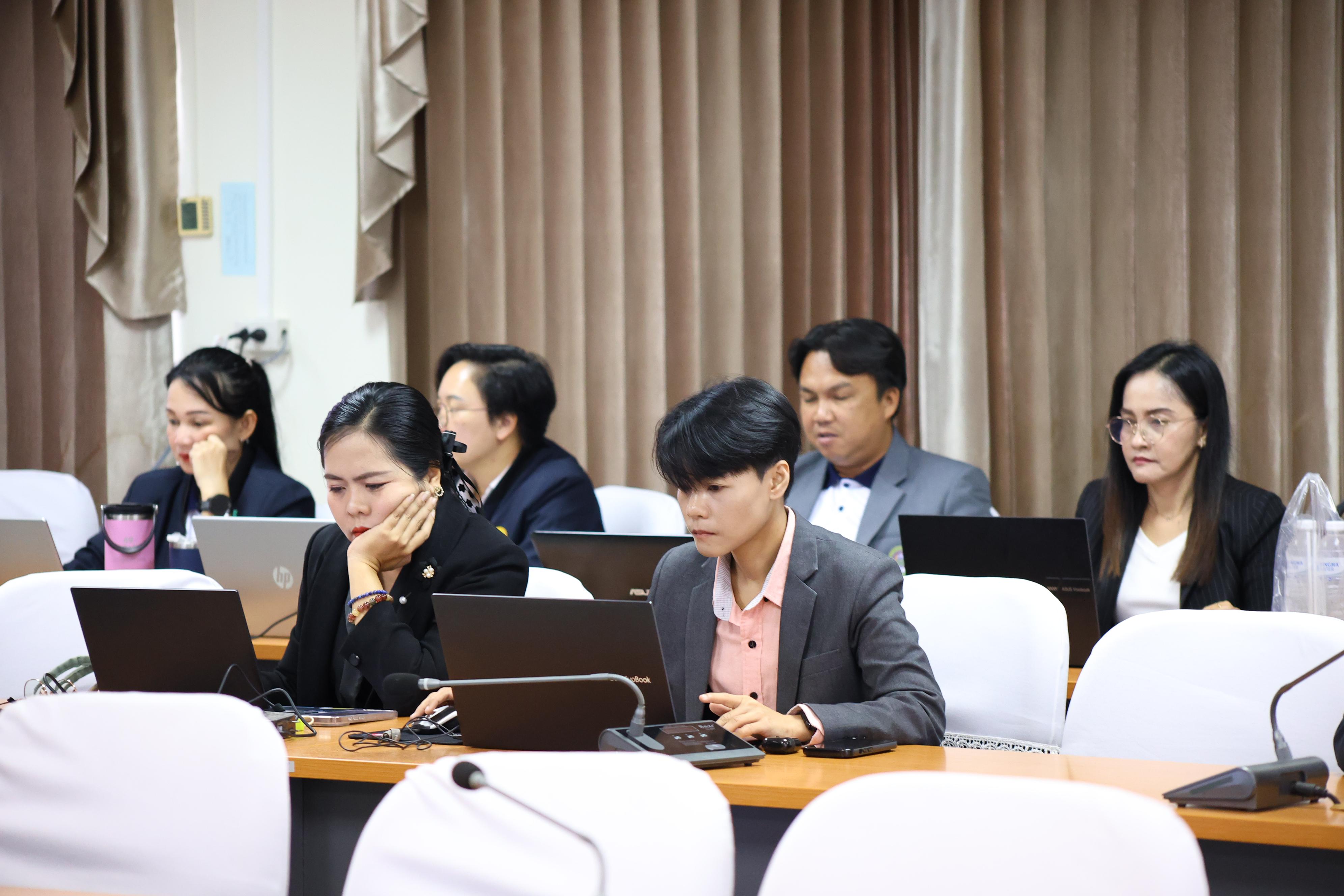 102. การใช้สถิตขั้นสูงในการวิจัยสำหรับนักศึกษาระดับบัณฑิตศึกษา