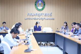 ประชุมเพื่อหารือ เรื่อง การจัดการเรียนการสอยเพื่อเตรียมความพร้อมสำหรับการสอบรับใบอนุญาตประกอบวิชาชีพครู