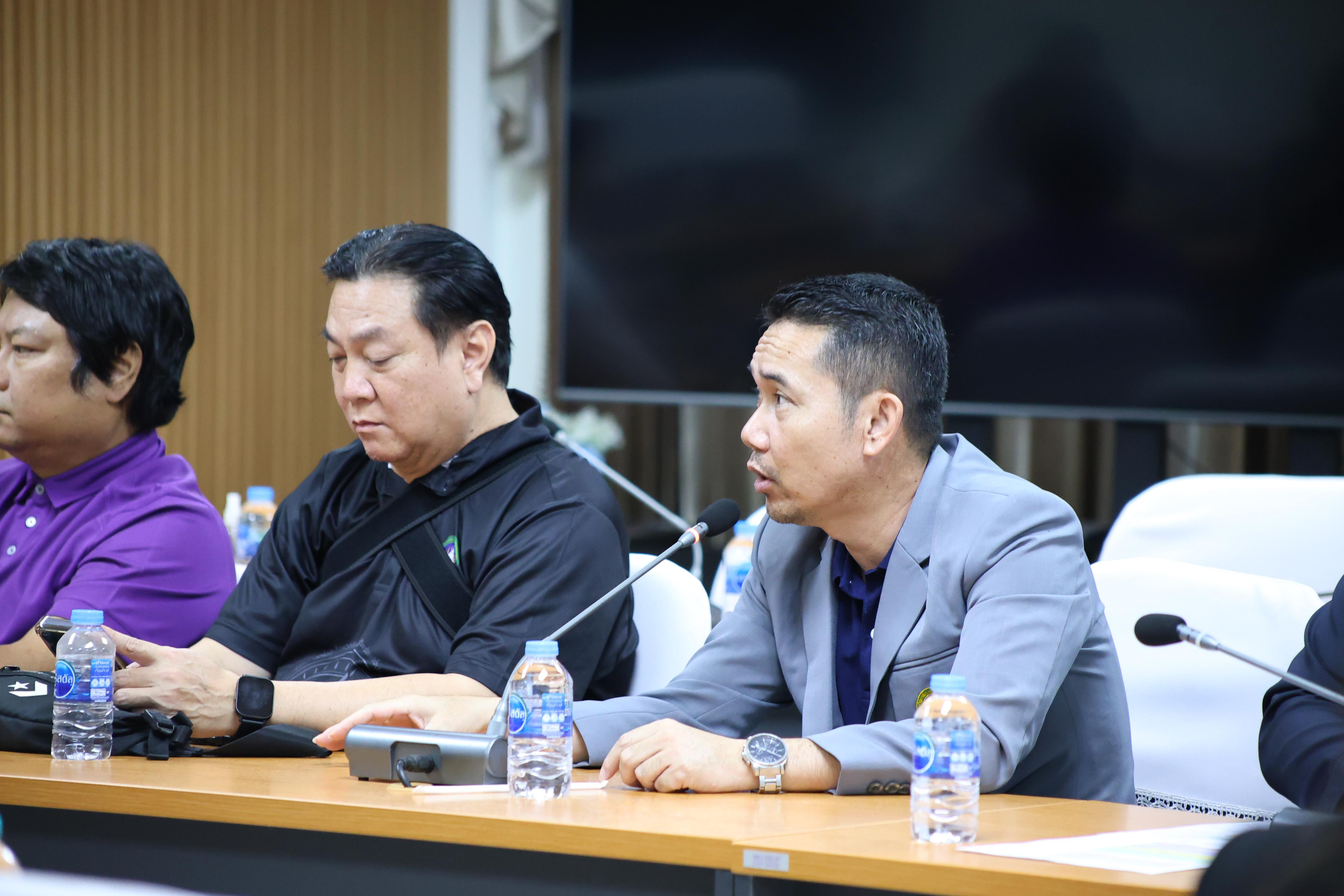 20. ประชุมเพื่อหารือ เรื่อง การจัดการเรียนการสอยเพื่อเตรียมความพร้อมสำหรับการสอบรับใบอนุญาตประกอบวิชาชีพครู