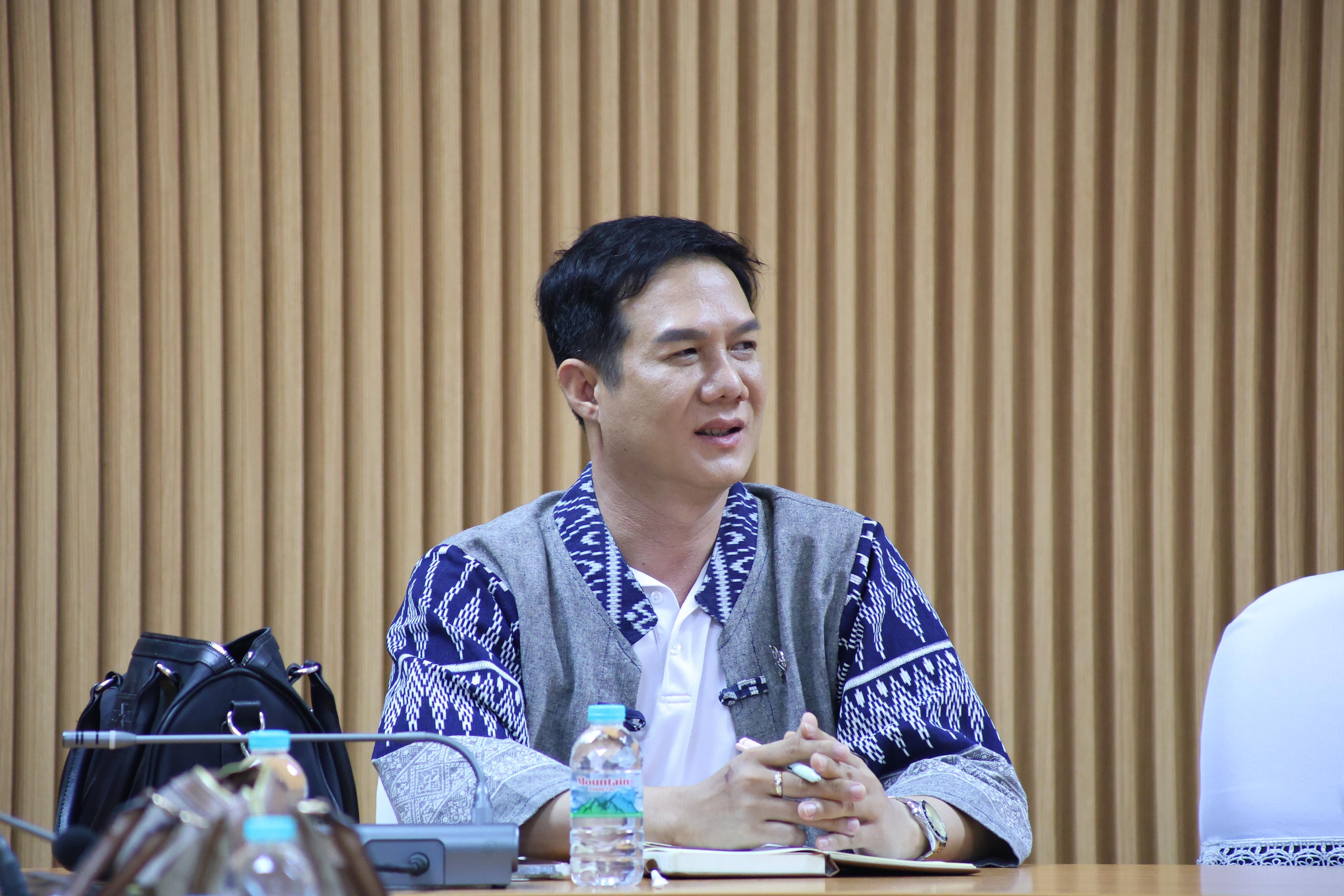29. ประชุมเพื่อหารือ เรื่อง การจัดการเรียนการสอยเพื่อเตรียมความพร้อมสำหรับการสอบรับใบอนุญาตประกอบวิชาชีพครู