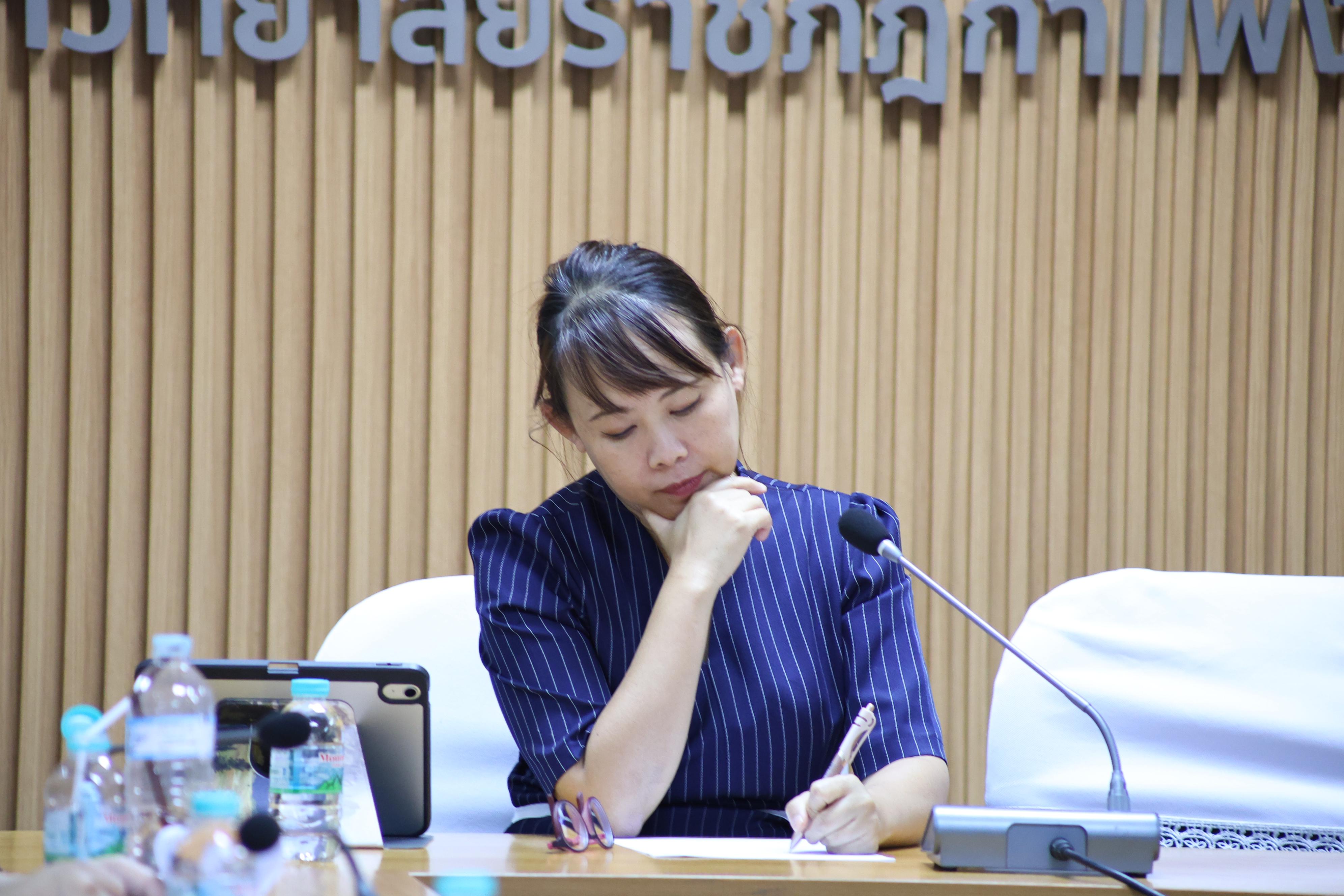 34. ประชุมเพื่อหารือ เรื่อง การจัดการเรียนการสอยเพื่อเตรียมความพร้อมสำหรับการสอบรับใบอนุญาตประกอบวิชาชีพครู