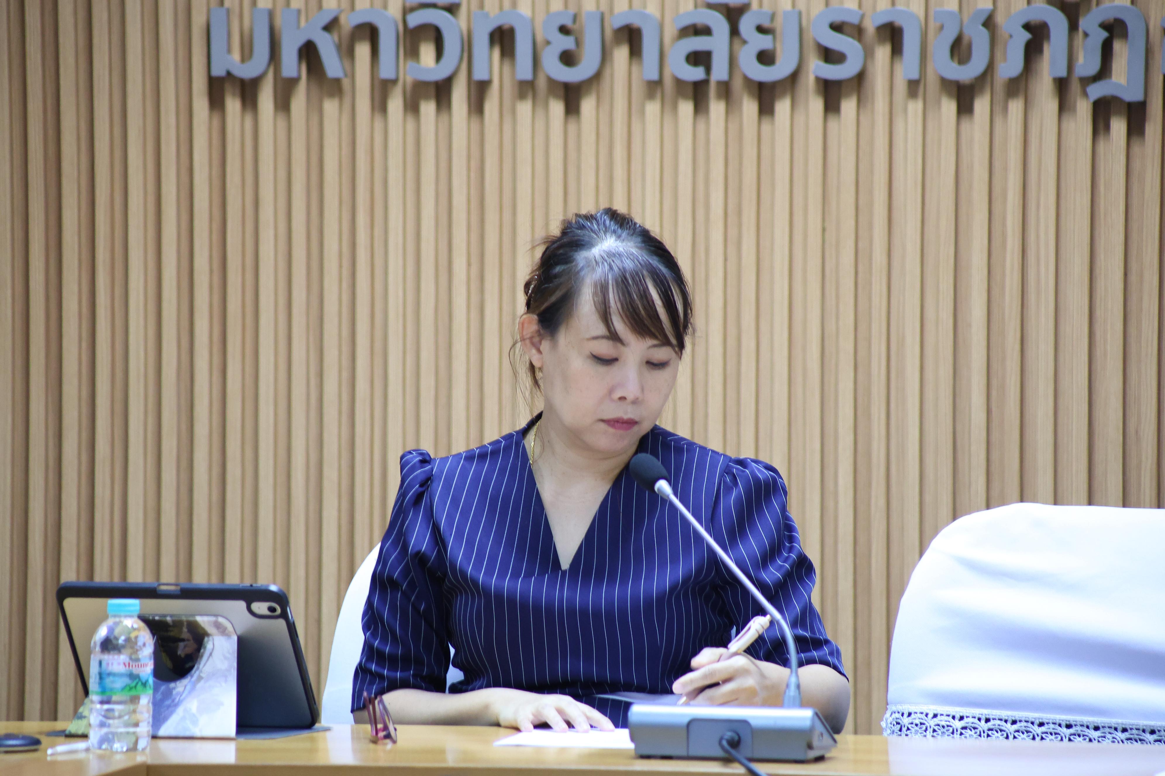 50. ประชุมเพื่อหารือ เรื่อง การจัดการเรียนการสอยเพื่อเตรียมความพร้อมสำหรับการสอบรับใบอนุญาตประกอบวิชาชีพครู