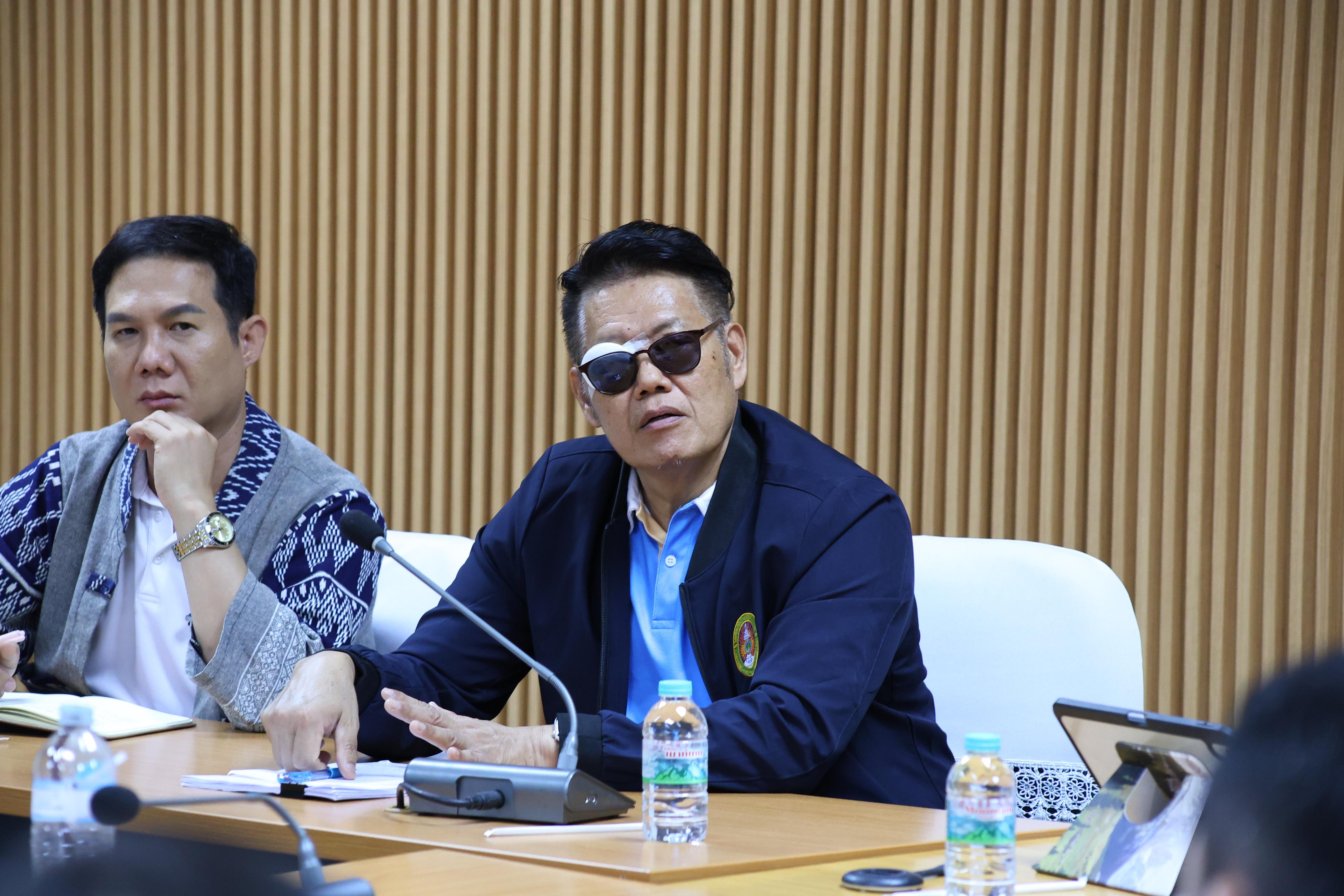 63. ประชุมเพื่อหารือ เรื่อง การจัดการเรียนการสอยเพื่อเตรียมความพร้อมสำหรับการสอบรับใบอนุญาตประกอบวิชาชีพครู