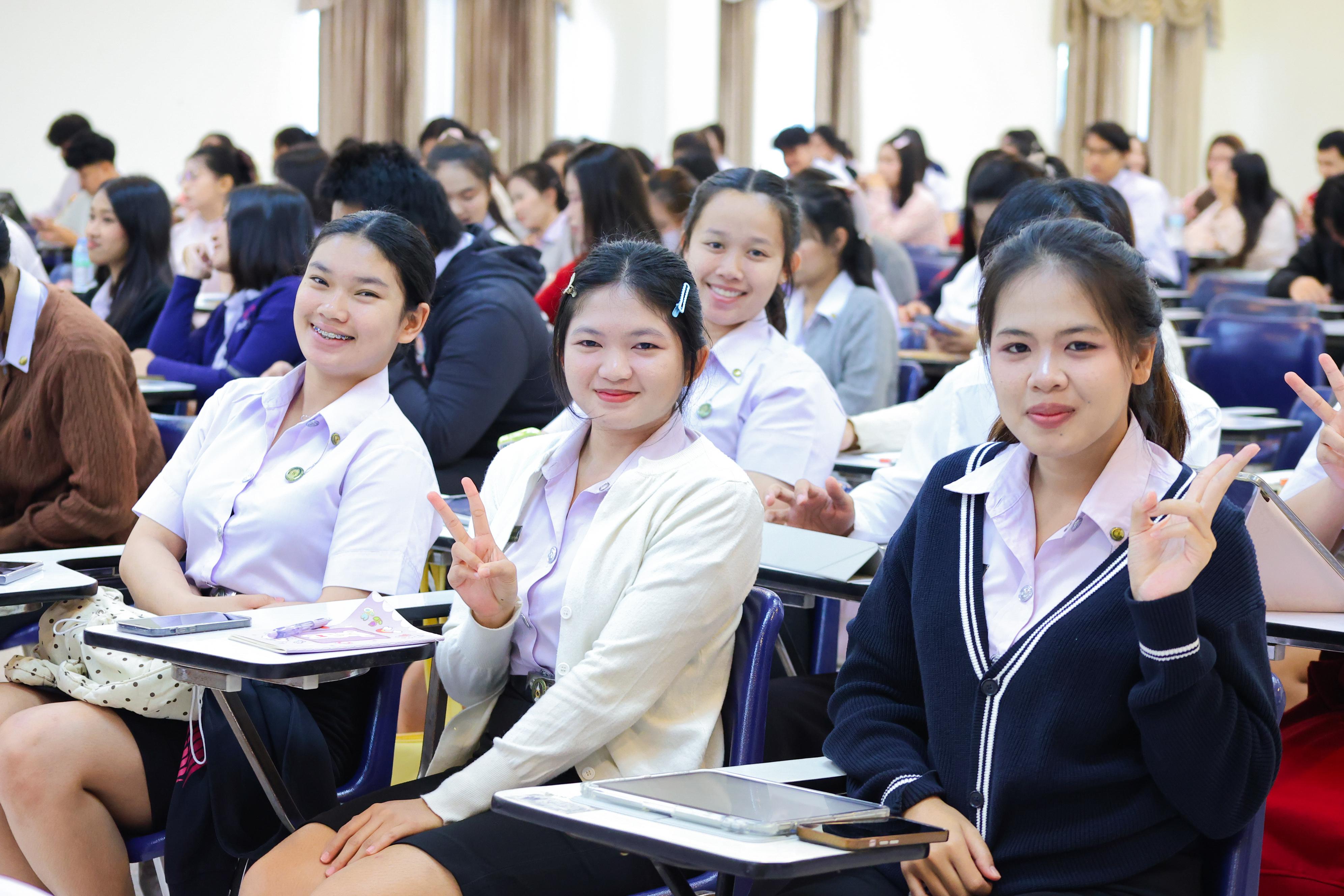 20. วันที่ 21 กันยายน 2569 คณะครุศาสตร์ มหาวิทยาลัยราชภัฏกำแพงเพชร ได้จัดการอาบรมติวสอบใบอนุญาติประกอบวิชาชีพให้กับนักศึกษาชั้นปี 3