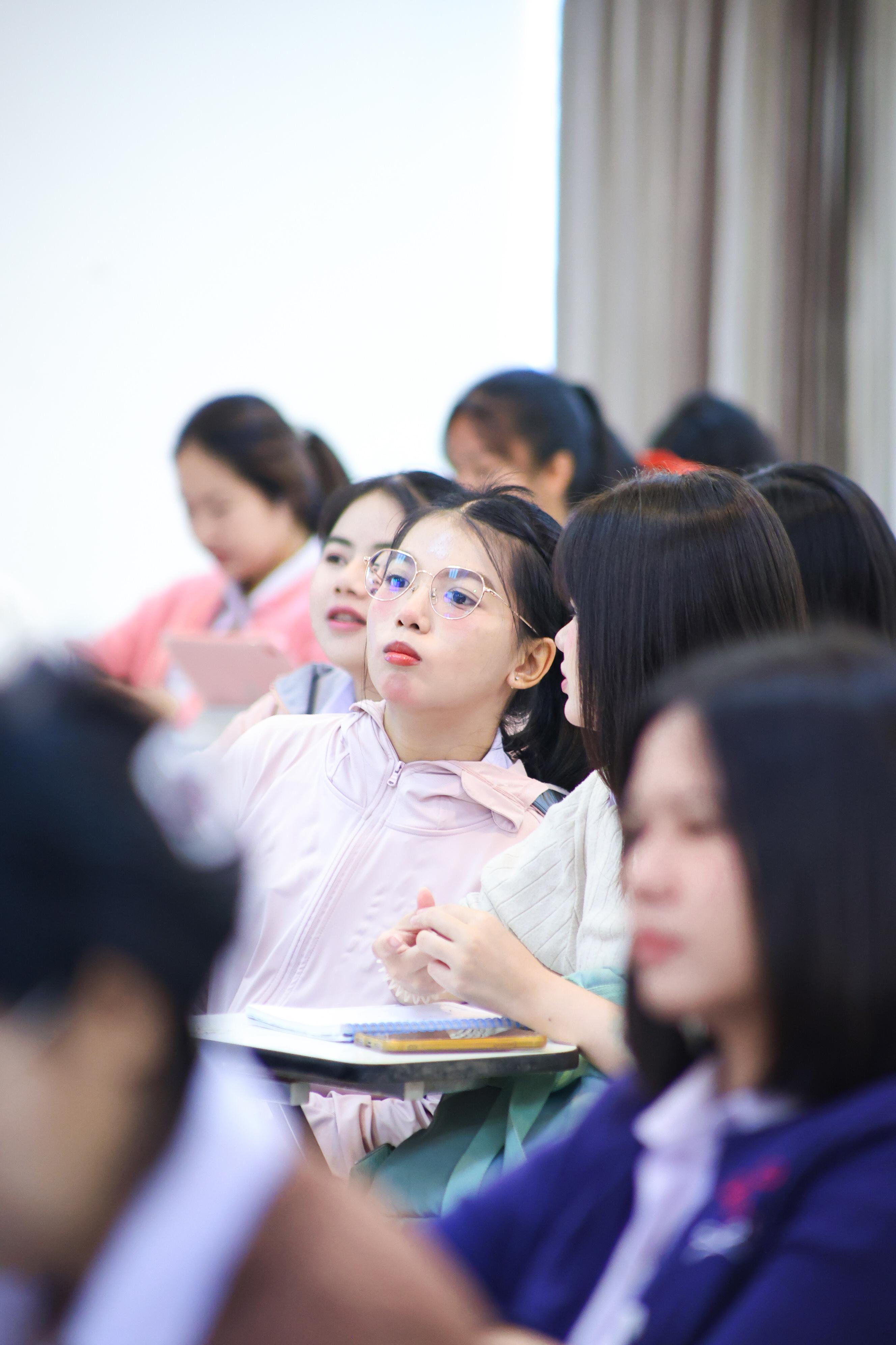 21. วันที่ 21 กันยายน 2569 คณะครุศาสตร์ มหาวิทยาลัยราชภัฏกำแพงเพชร ได้จัดการอาบรมติวสอบใบอนุญาติประกอบวิชาชีพให้กับนักศึกษาชั้นปี 3