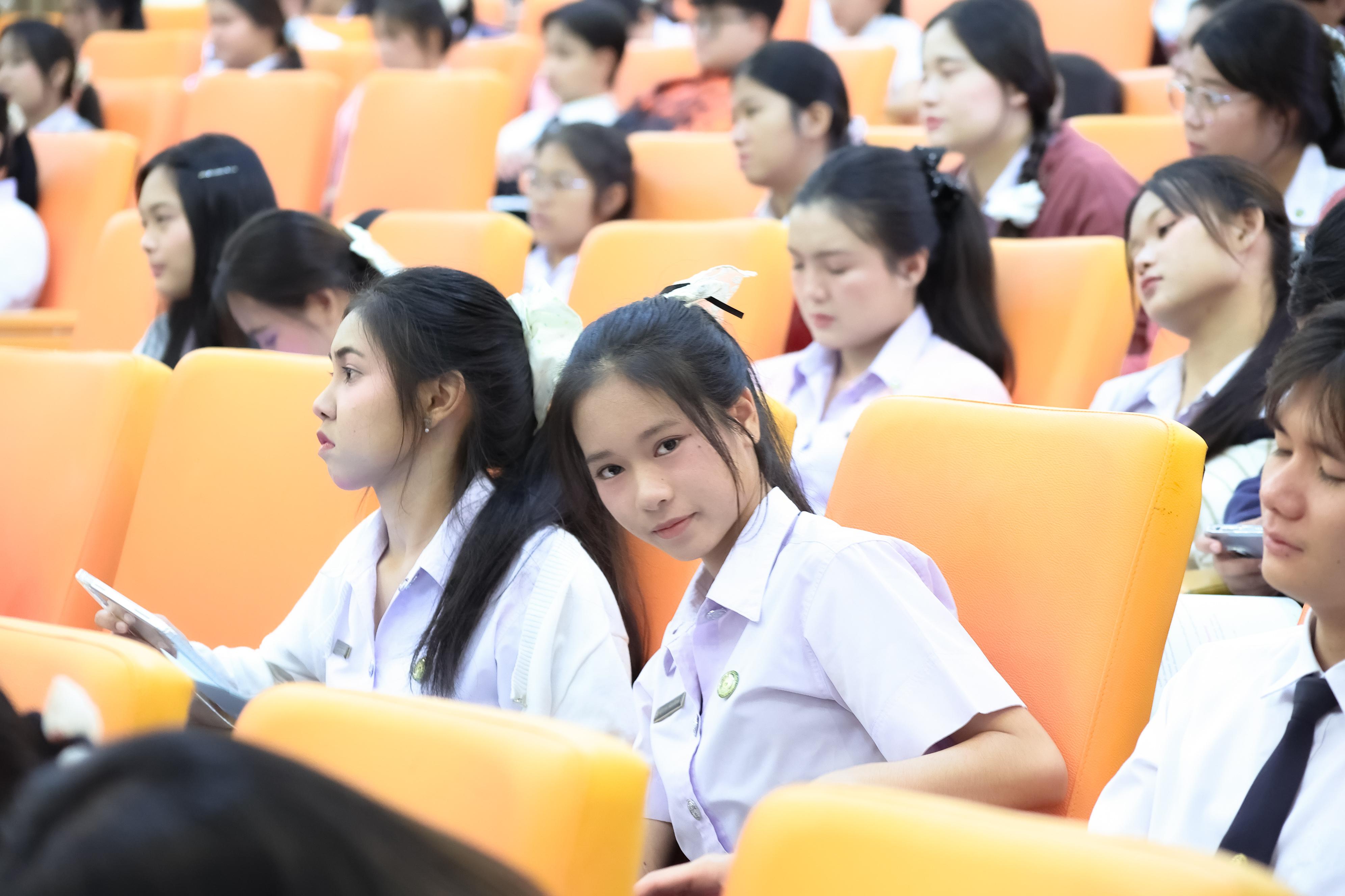 36. วันที่ 21 กันยายน 2569 คณะครุศาสตร์ มหาวิทยาลัยราชภัฏกำแพงเพชร ได้จัดการอาบรมติวสอบใบอนุญาติประกอบวิชาชีพให้กับนักศึกษาชั้นปี 3