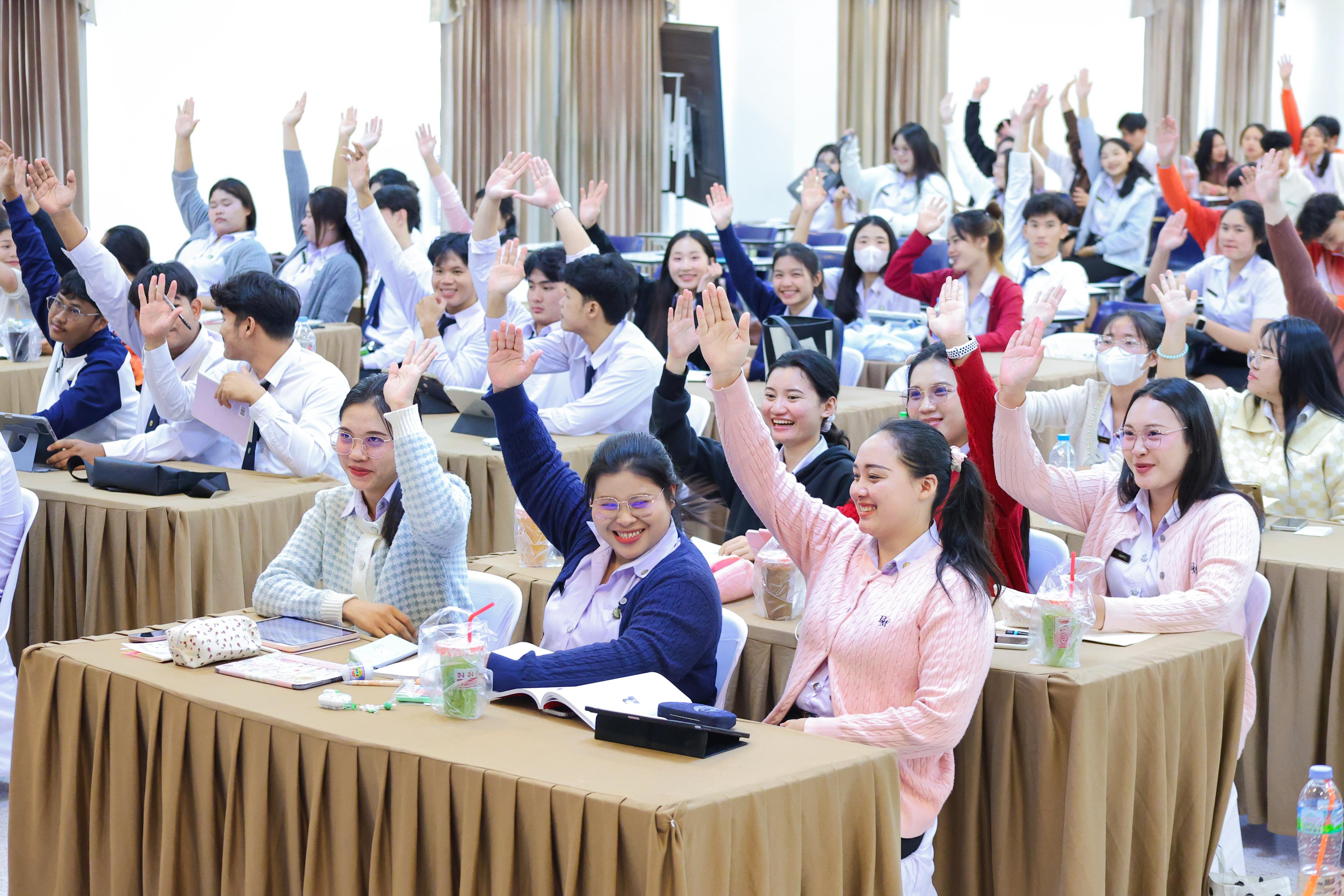 74. วันที่ 21 กันยายน 2569 คณะครุศาสตร์ มหาวิทยาลัยราชภัฏกำแพงเพชร ได้จัดการอาบรมติวสอบใบอนุญาติประกอบวิชาชีพให้กับนักศึกษาชั้นปี 3