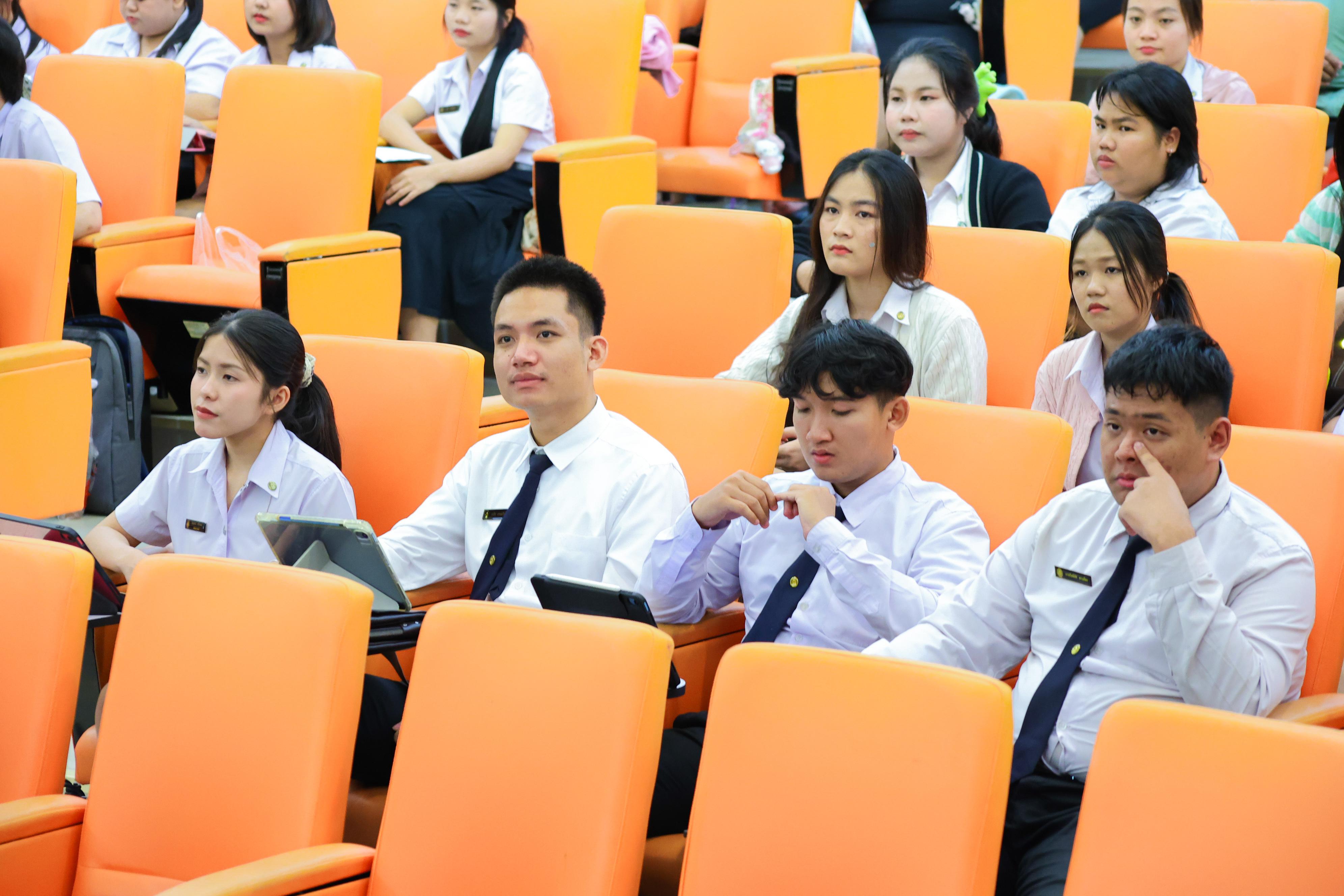 85. วันที่ 21 กันยายน 2569 คณะครุศาสตร์ มหาวิทยาลัยราชภัฏกำแพงเพชร ได้จัดการอาบรมติวสอบใบอนุญาติประกอบวิชาชีพให้กับนักศึกษาชั้นปี 3