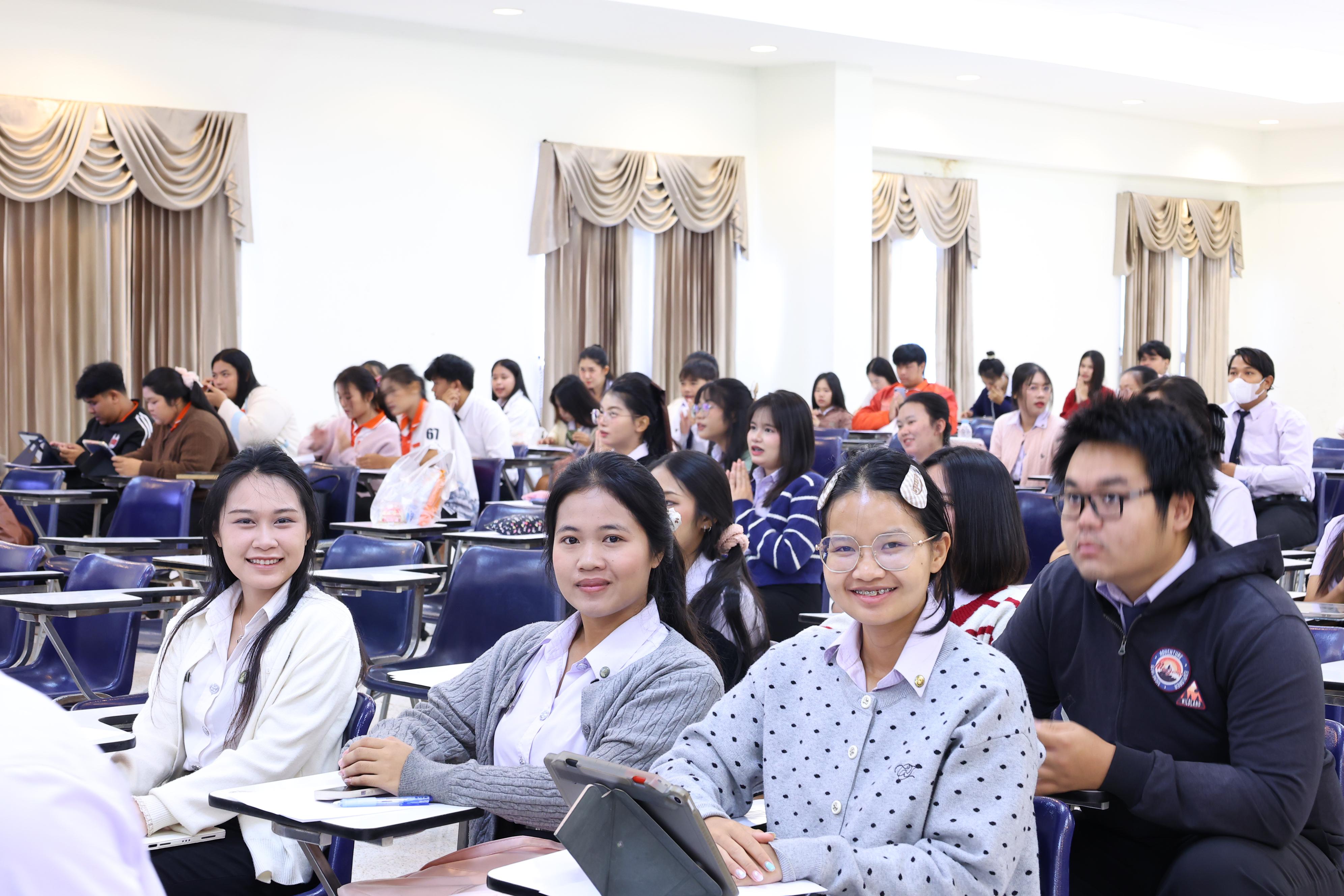 5. วันที่ 22 กันยายน 2569 คณะครุศาสตร์ มหาวิทยาลัยราชภัฏกำแพงเพชร ได้จัดการอาบรมติวสอบใบอนุญาติประกอบวิชาชีพให้กับนักศึกษาชั้นปี 3