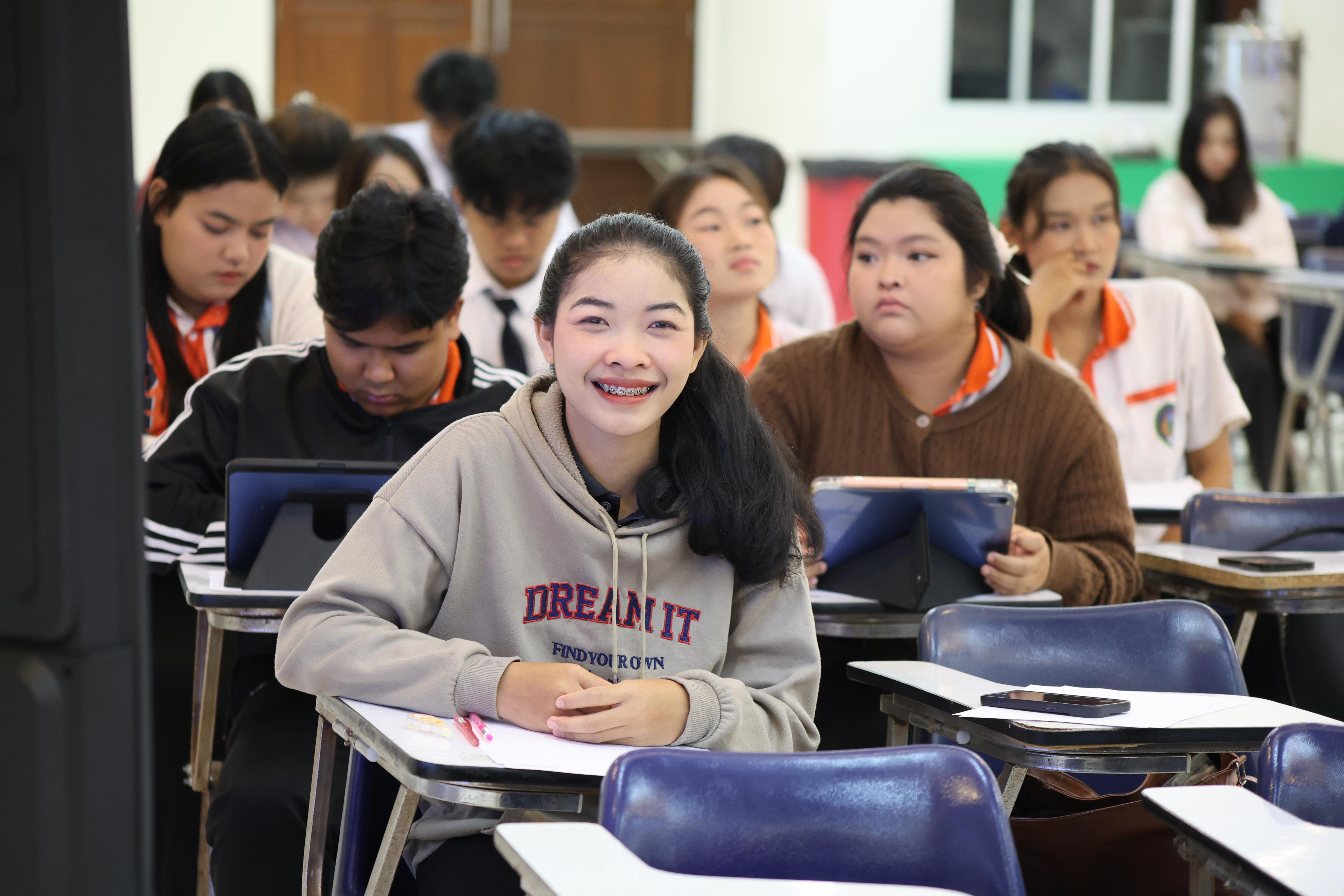 16. วันที่ 22 กันยายน 2569 คณะครุศาสตร์ มหาวิทยาลัยราชภัฏกำแพงเพชร ได้จัดการอาบรมติวสอบใบอนุญาติประกอบวิชาชีพให้กับนักศึกษาชั้นปี 3