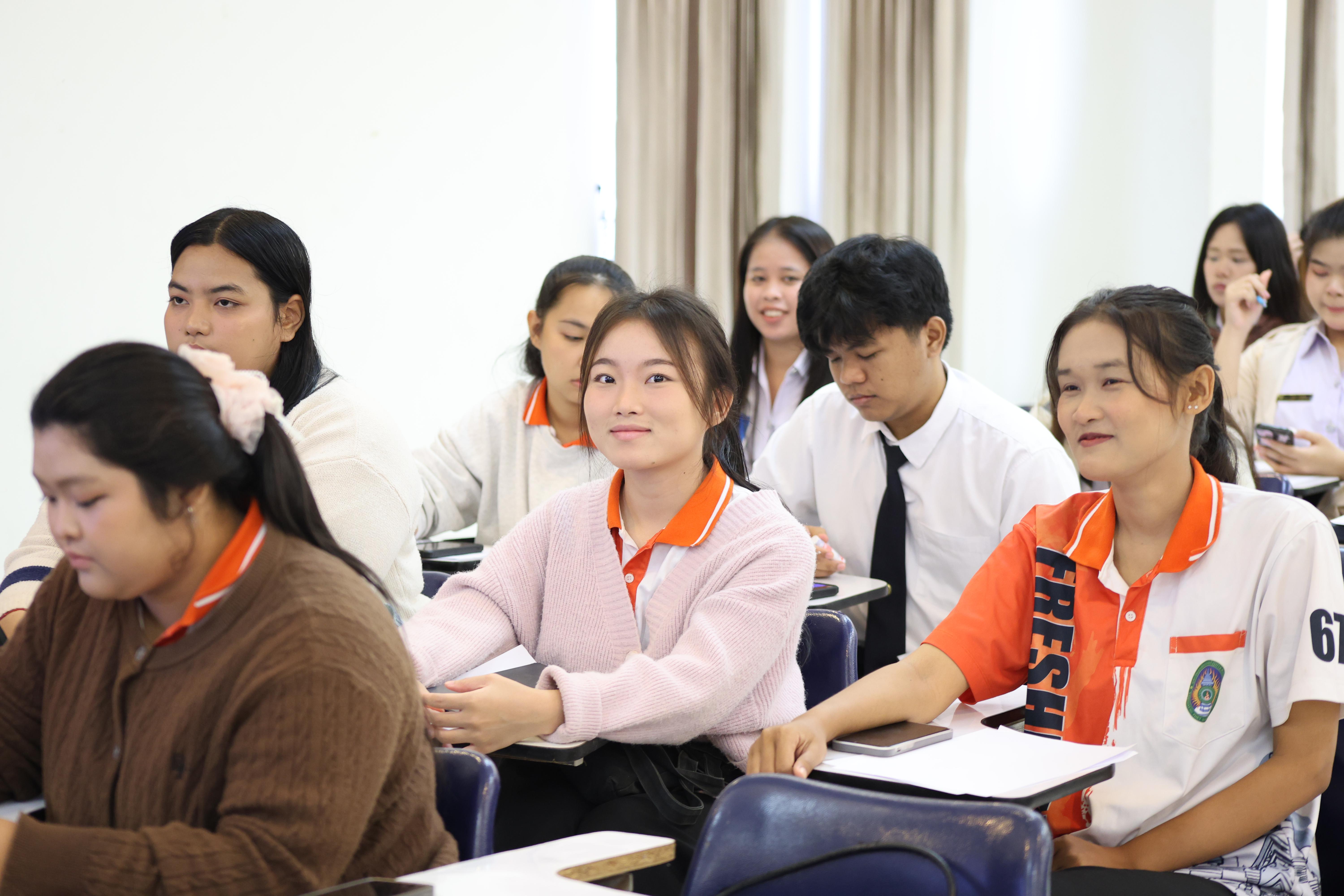 22. วันที่ 22 กันยายน 2569 คณะครุศาสตร์ มหาวิทยาลัยราชภัฏกำแพงเพชร ได้จัดการอาบรมติวสอบใบอนุญาติประกอบวิชาชีพให้กับนักศึกษาชั้นปี 3