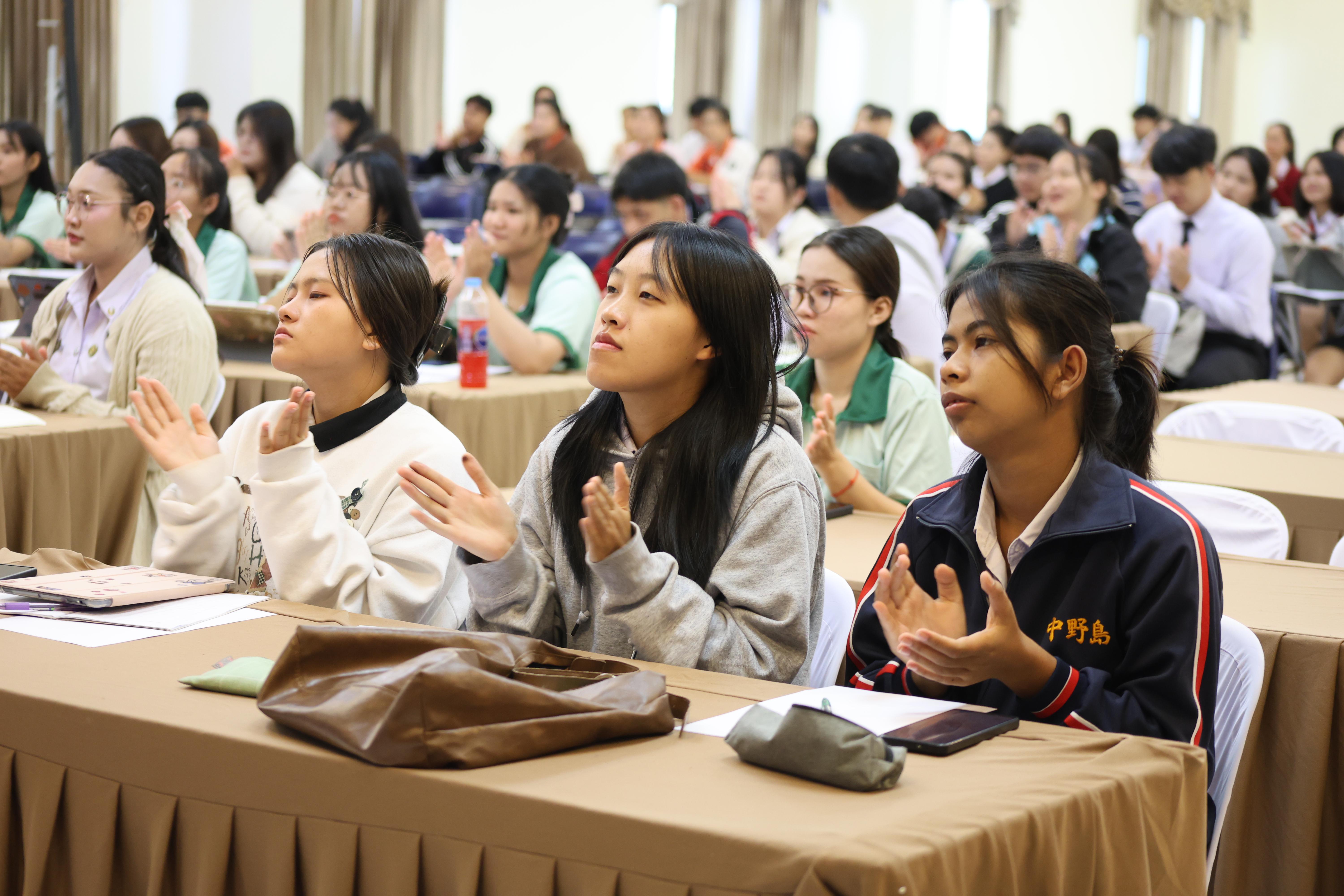 37. วันที่ 22 กันยายน 2569 คณะครุศาสตร์ มหาวิทยาลัยราชภัฏกำแพงเพชร ได้จัดการอาบรมติวสอบใบอนุญาติประกอบวิชาชีพให้กับนักศึกษาชั้นปี 3