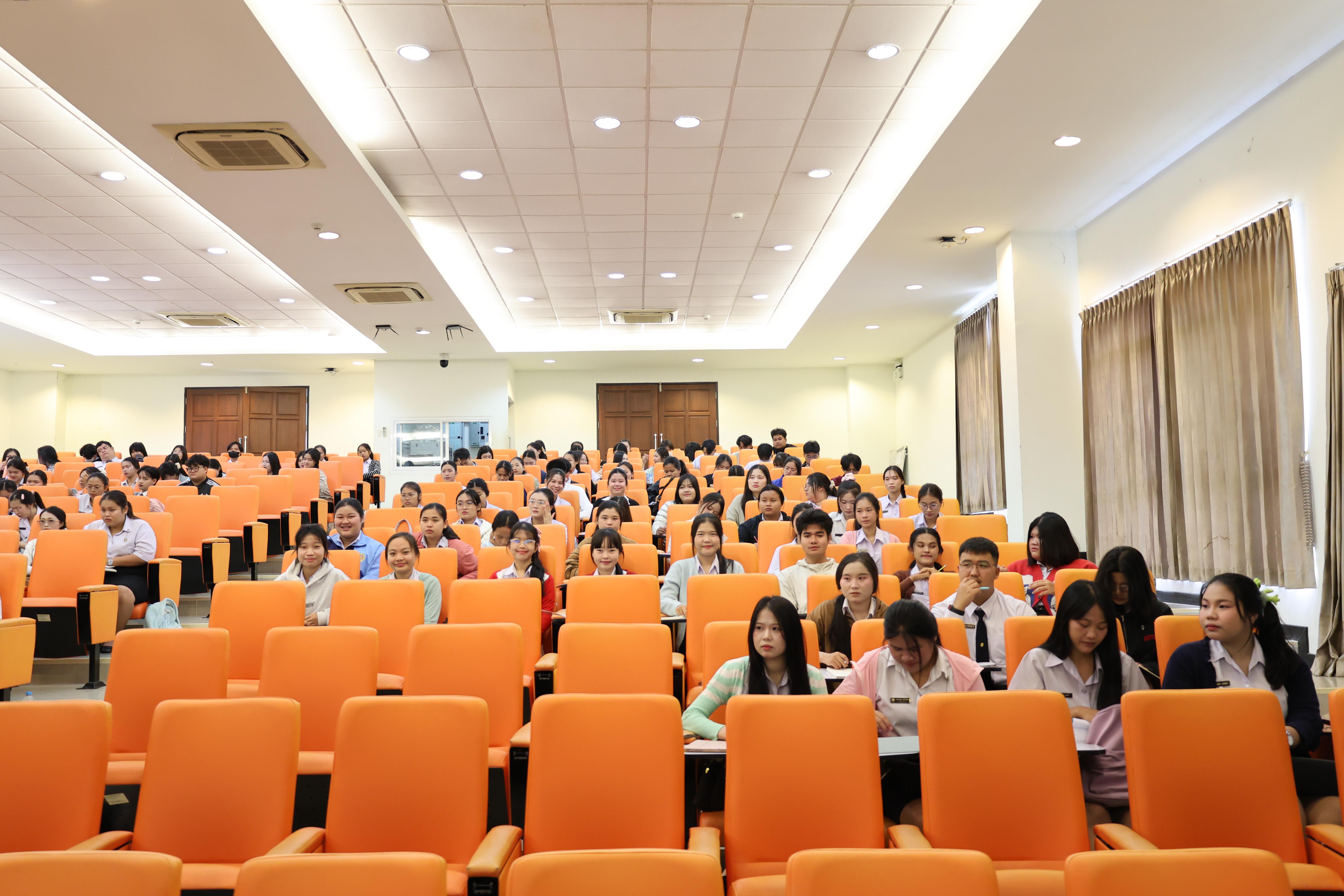 57. วันที่ 22 กันยายน 2569 คณะครุศาสตร์ มหาวิทยาลัยราชภัฏกำแพงเพชร ได้จัดการอาบรมติวสอบใบอนุญาติประกอบวิชาชีพให้กับนักศึกษาชั้นปี 3
