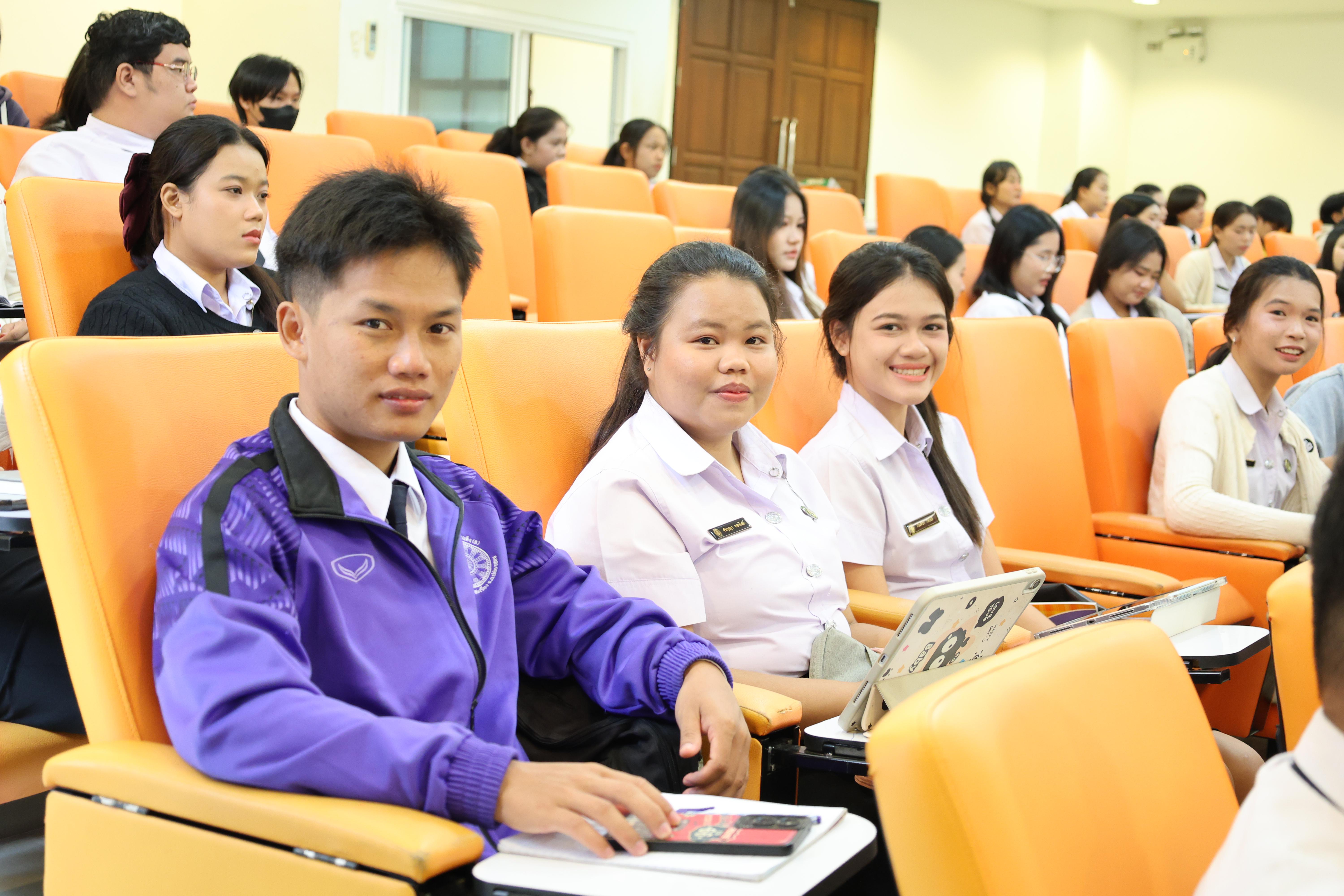 69. วันที่ 22 กันยายน 2569 คณะครุศาสตร์ มหาวิทยาลัยราชภัฏกำแพงเพชร ได้จัดการอาบรมติวสอบใบอนุญาติประกอบวิชาชีพให้กับนักศึกษาชั้นปี 3