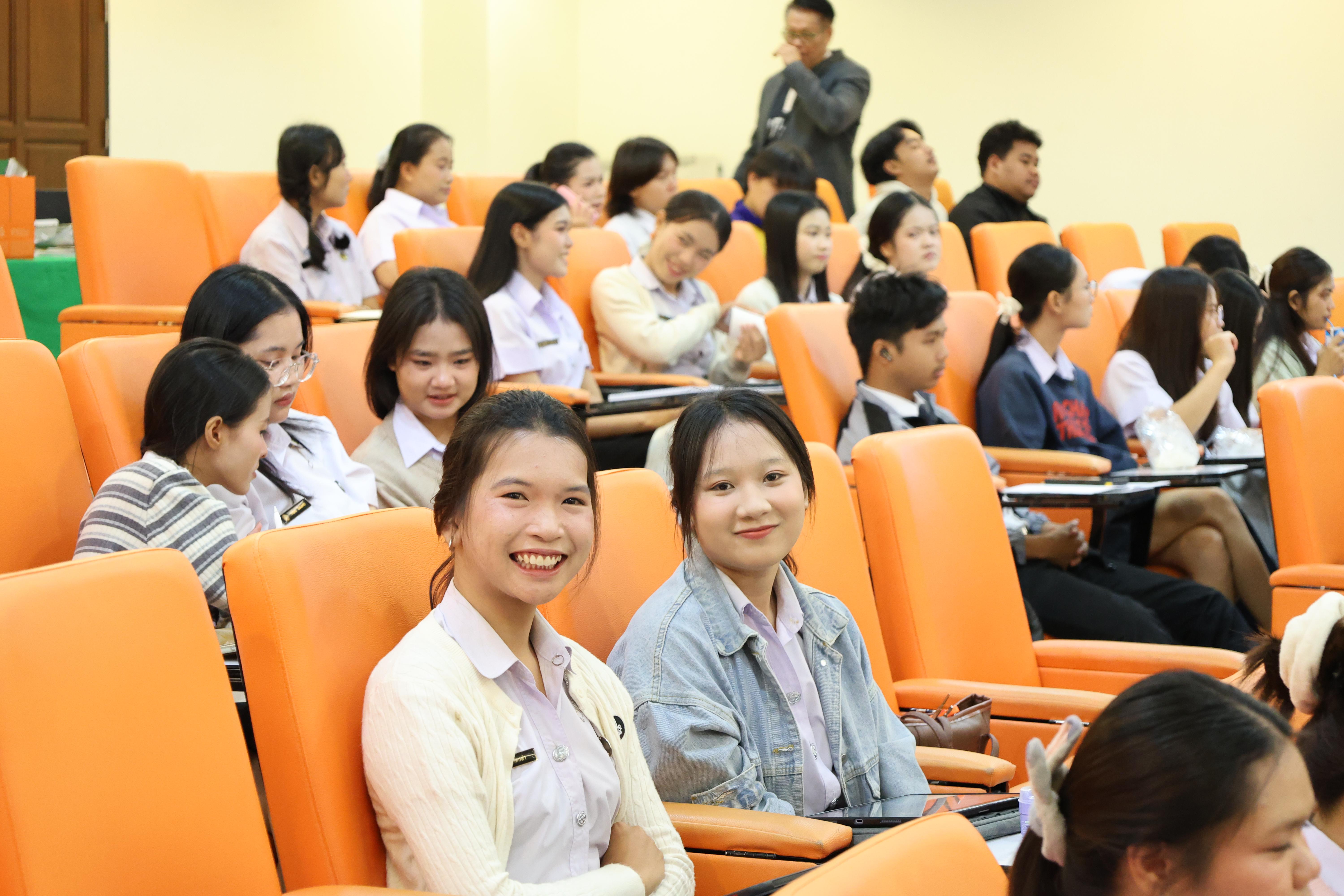 70. วันที่ 22 กันยายน 2569 คณะครุศาสตร์ มหาวิทยาลัยราชภัฏกำแพงเพชร ได้จัดการอาบรมติวสอบใบอนุญาติประกอบวิชาชีพให้กับนักศึกษาชั้นปี 3