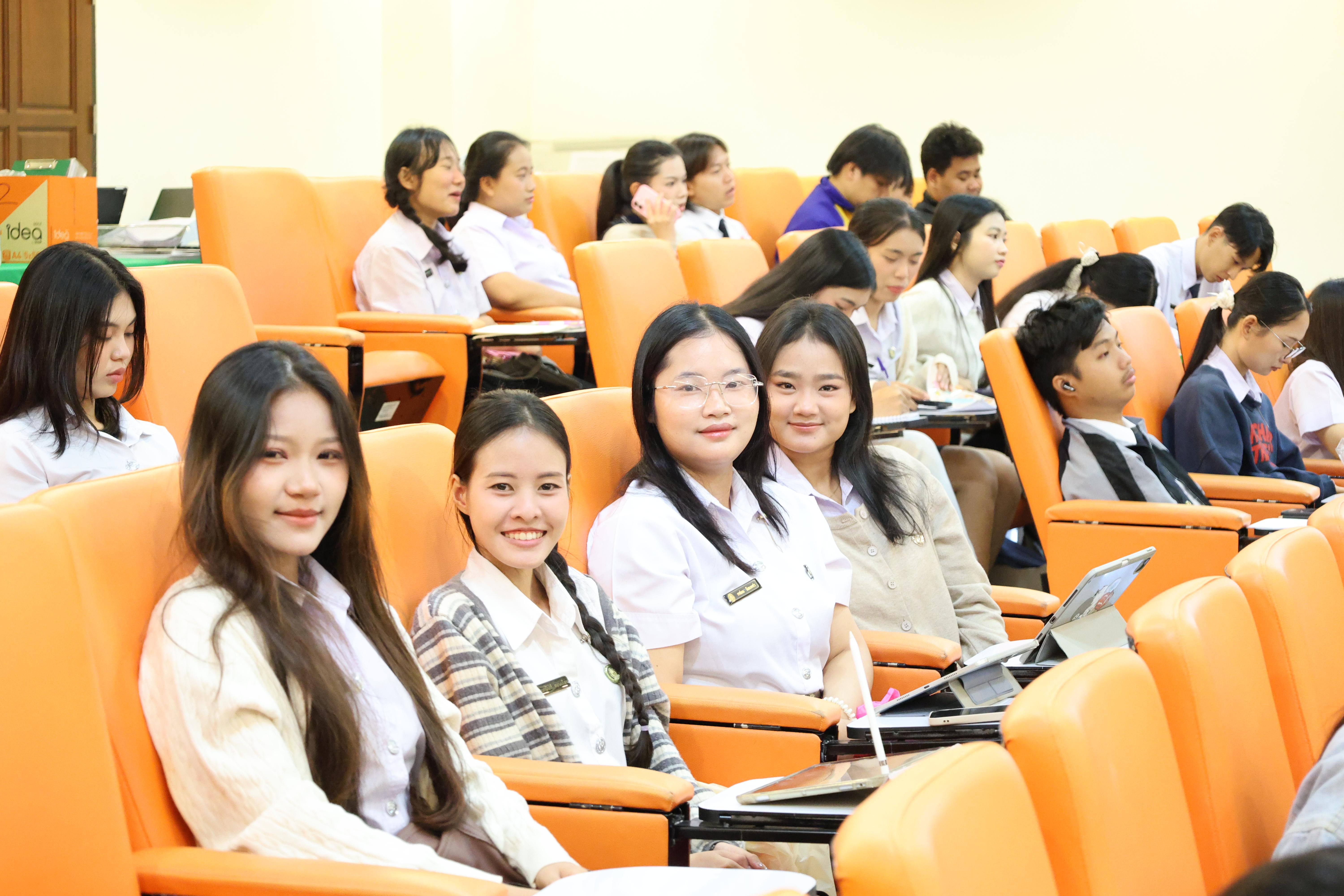75. วันที่ 22 กันยายน 2569 คณะครุศาสตร์ มหาวิทยาลัยราชภัฏกำแพงเพชร ได้จัดการอาบรมติวสอบใบอนุญาติประกอบวิชาชีพให้กับนักศึกษาชั้นปี 3