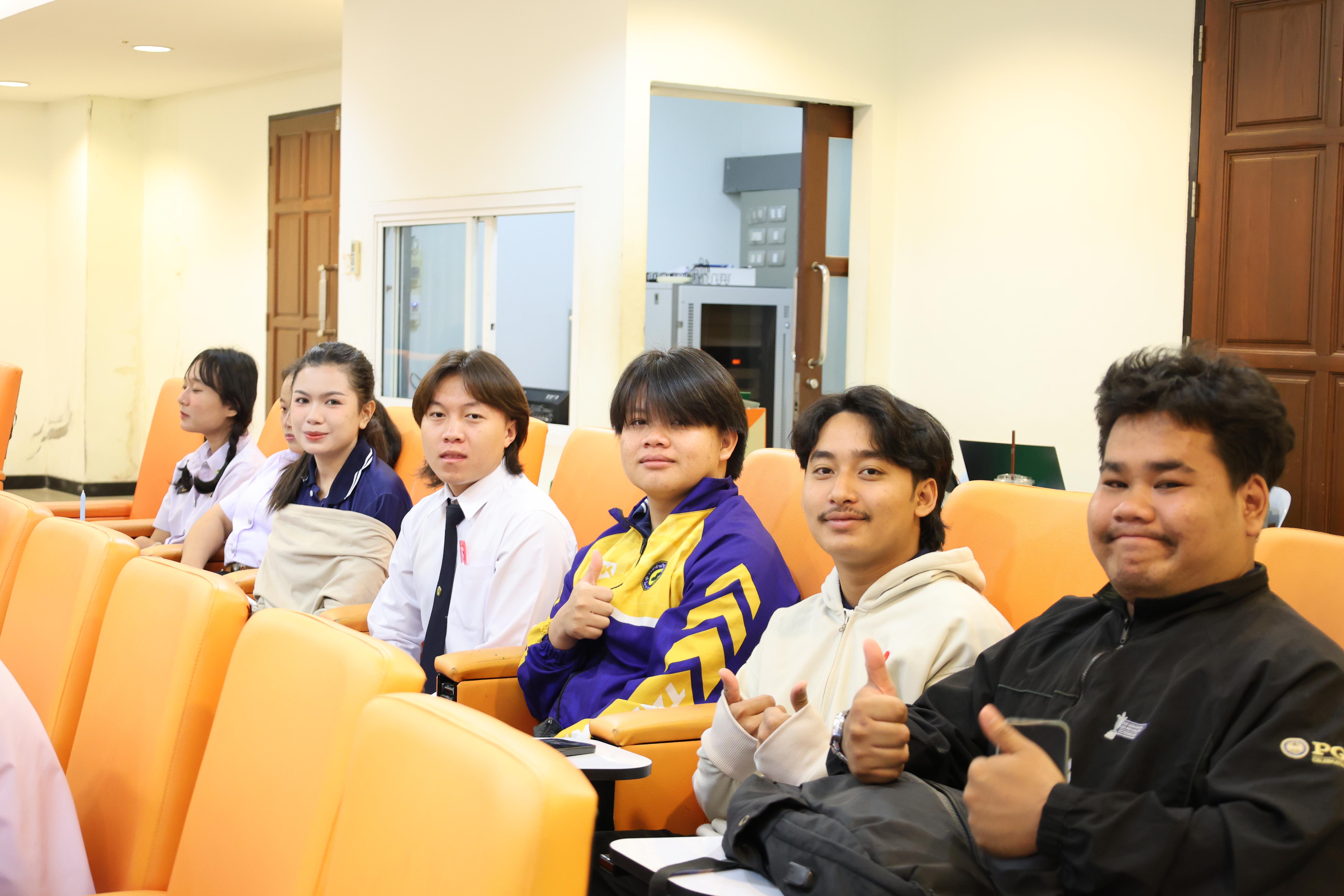 79. วันที่ 22 กันยายน 2569 คณะครุศาสตร์ มหาวิทยาลัยราชภัฏกำแพงเพชร ได้จัดการอาบรมติวสอบใบอนุญาติประกอบวิชาชีพให้กับนักศึกษาชั้นปี 3